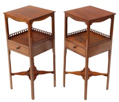 Antique fine quality pair of Georgian early 19th Century mahogany bedside tables