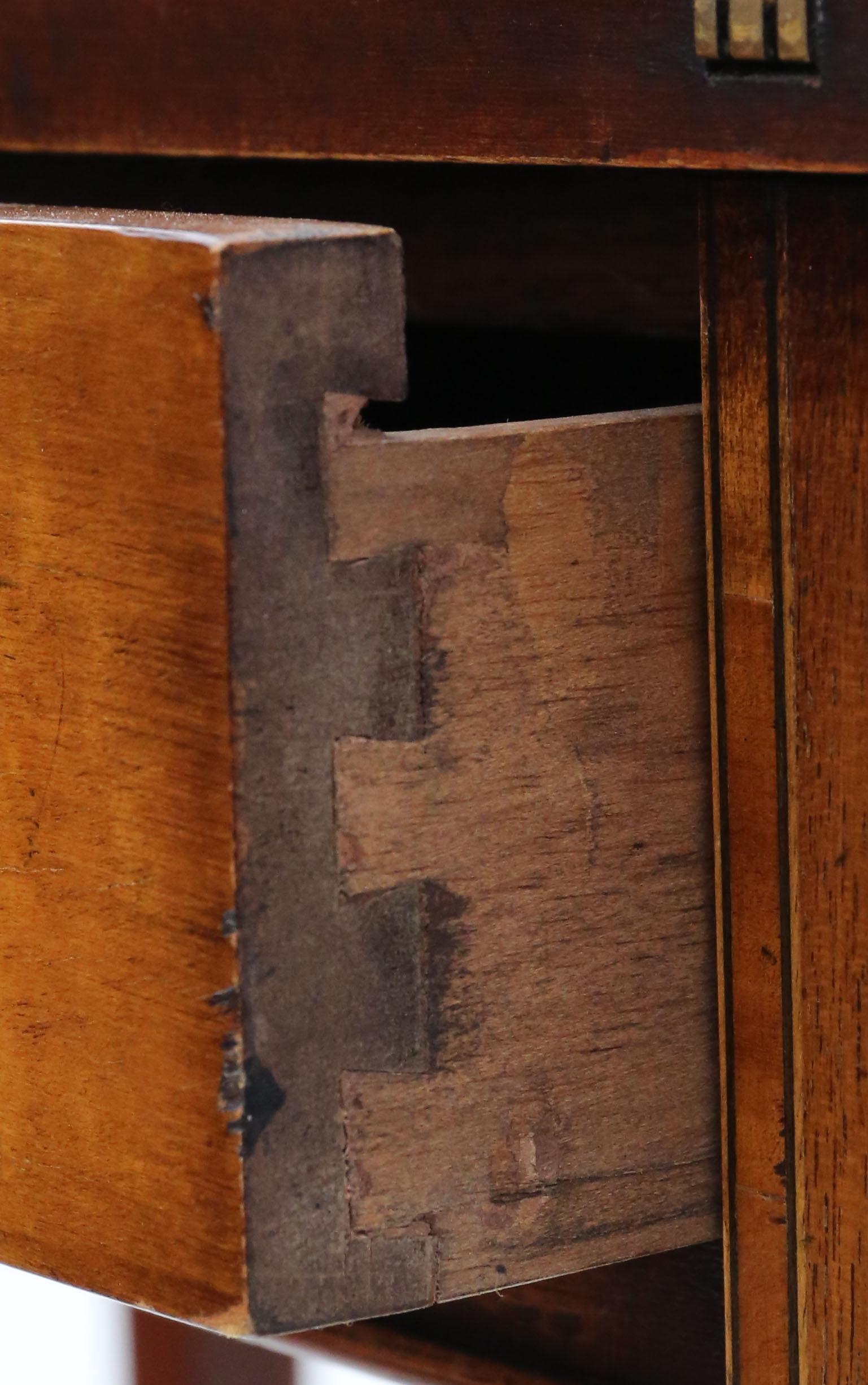 Antiker, hochwertiger, kleiner, georgianischer Revival-Schreibtisch aus satinierter Birke (Holz) im Angebot