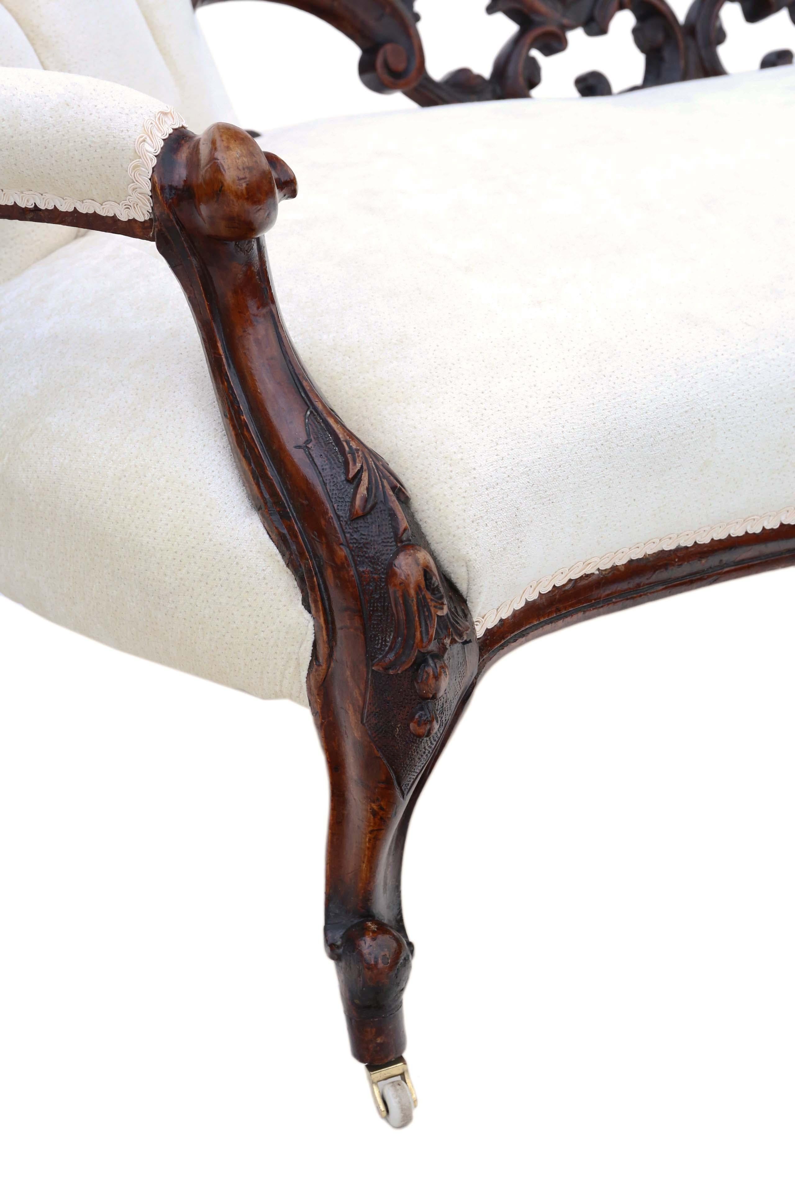 Antike feine Qualität viktorianischen c.1860 Nussbaum Chaise Longue / Conversation Sofa (Viktorianisch) im Angebot