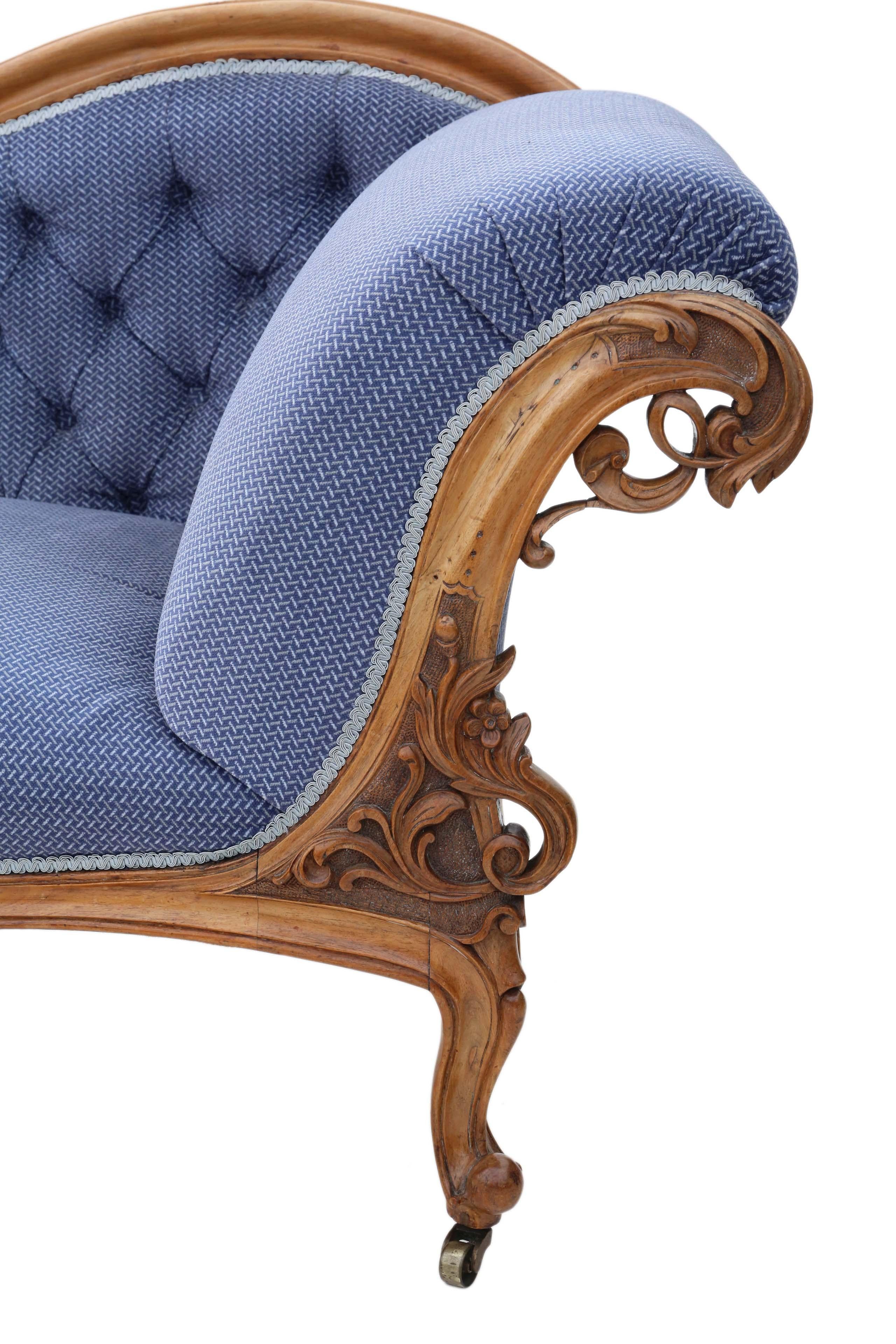 Antique Fine Quality Victorian Carved Walnut Chaise Longue or Sofa 19th