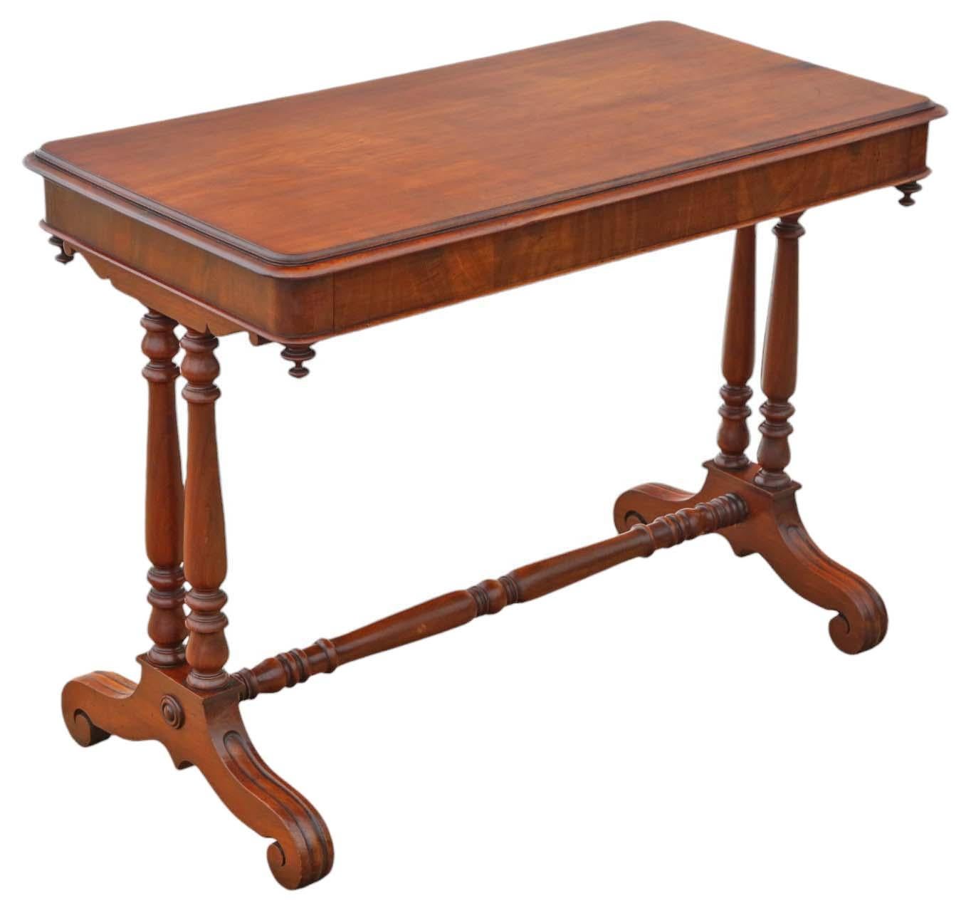XIXe siècle Ancienne table d'écriture de qualité supérieure en acajou du 19ème siècle en vente