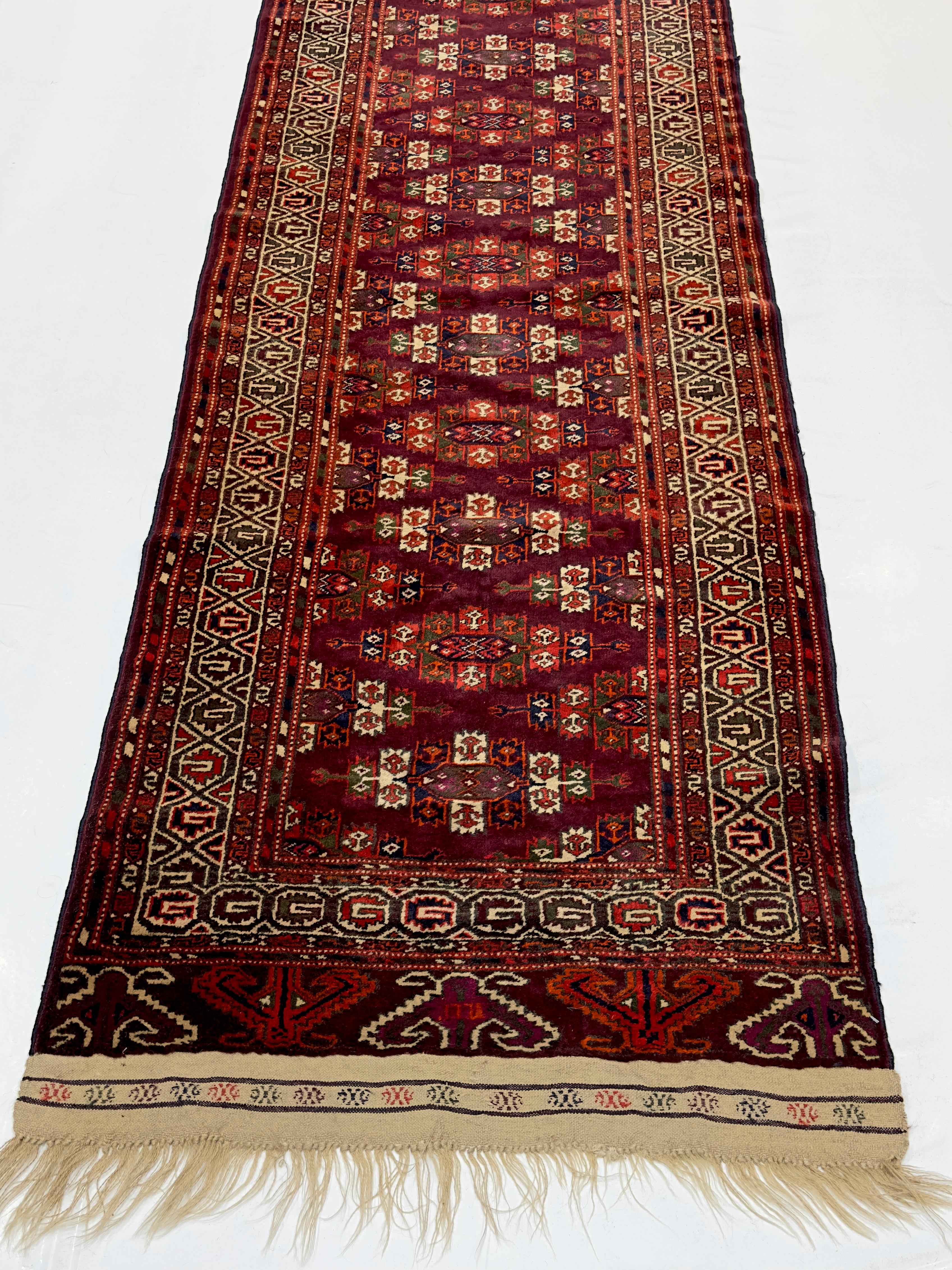 Antike Feine Turkmenische Stammes-Läufer 2'11 x 8'11 im Angebot 5