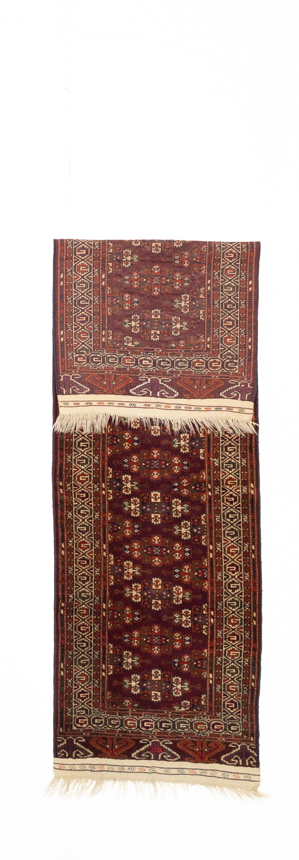 Antike Feine Turkmenische Stammes-Läufer 2'11 x 8'11 im Zustand „Gut“ im Angebot in New York, NY