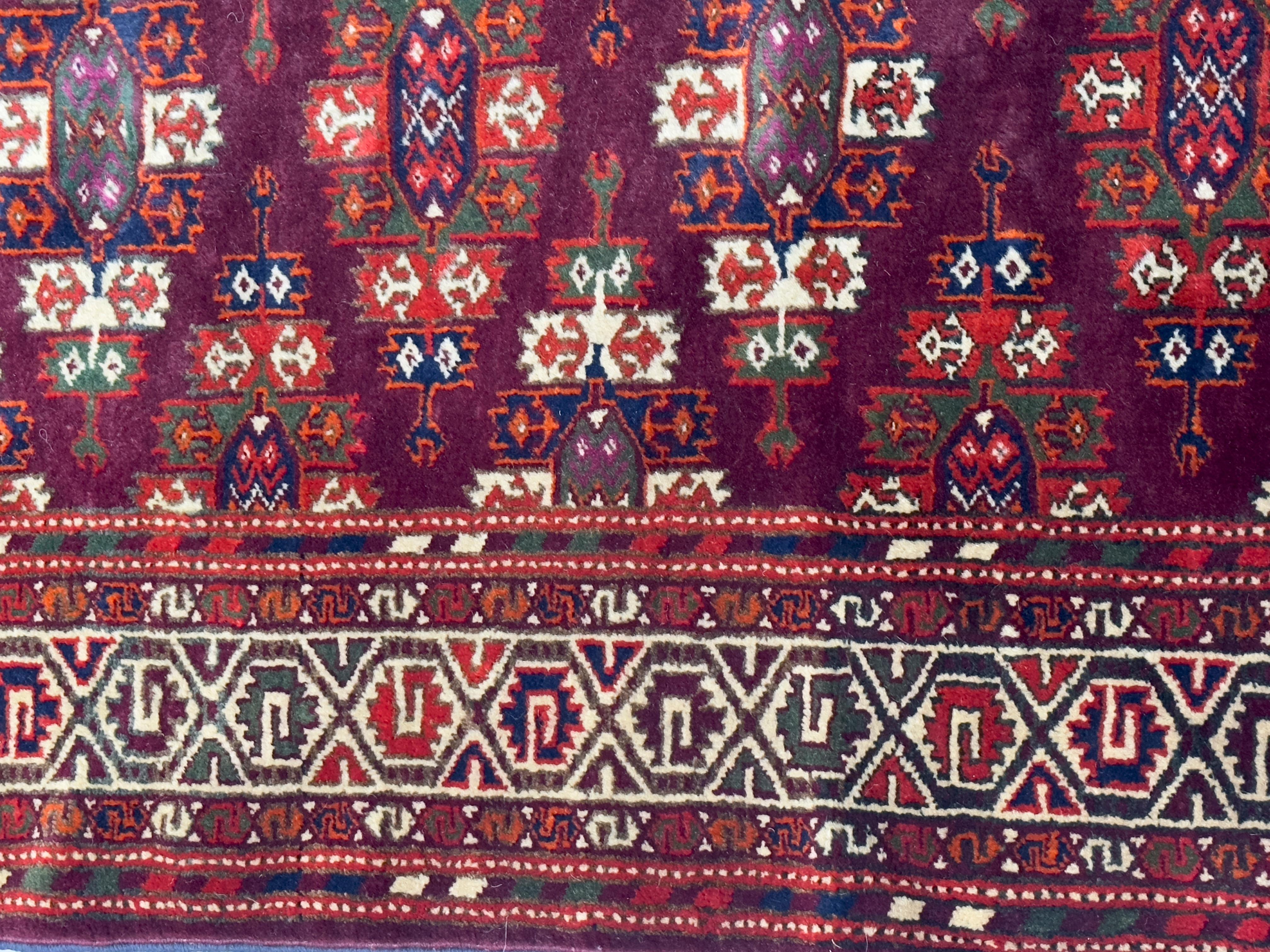 Antike Feine Turkmenische Stammes-Läufer 2'11 x 8'11 im Angebot 1