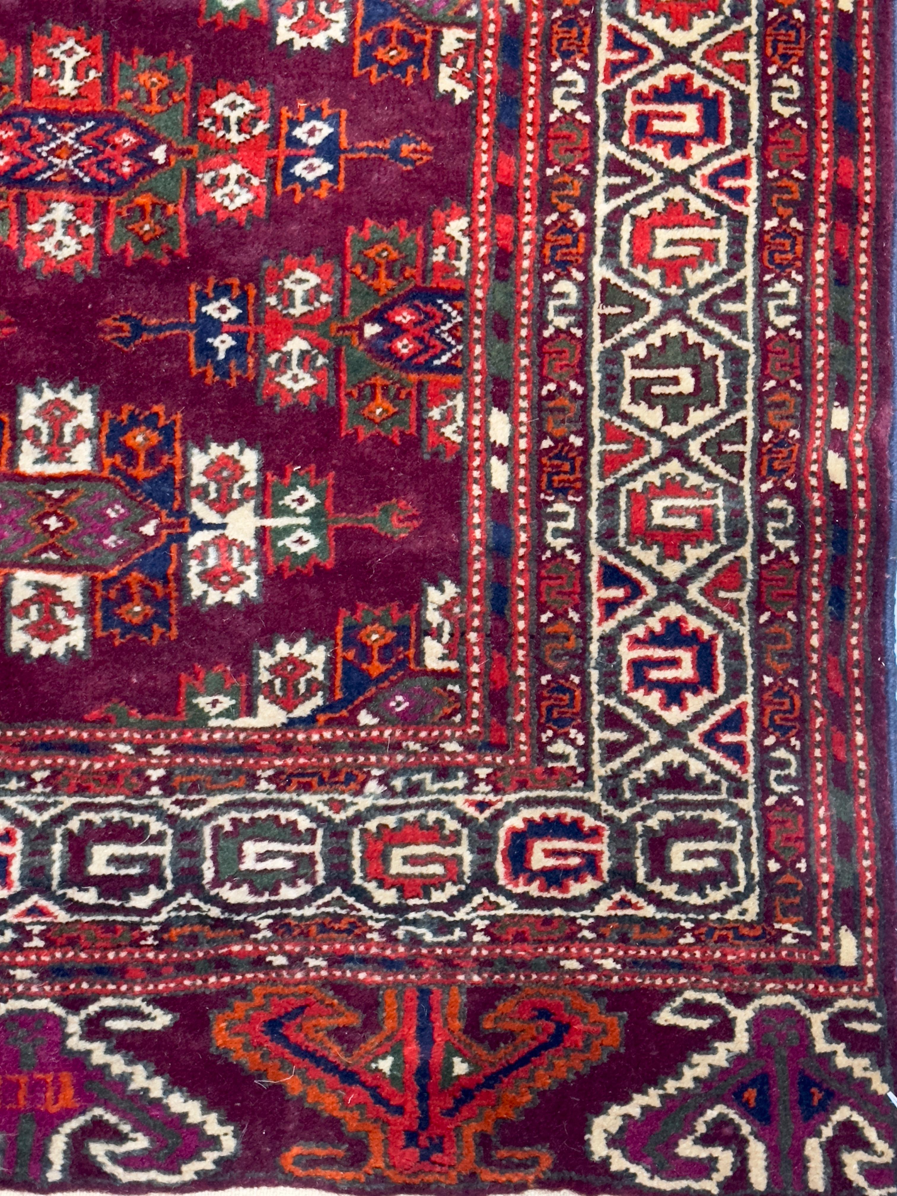 Antike Feine Turkmenische Stammes-Läufer 2'11 x 8'11 im Angebot 2