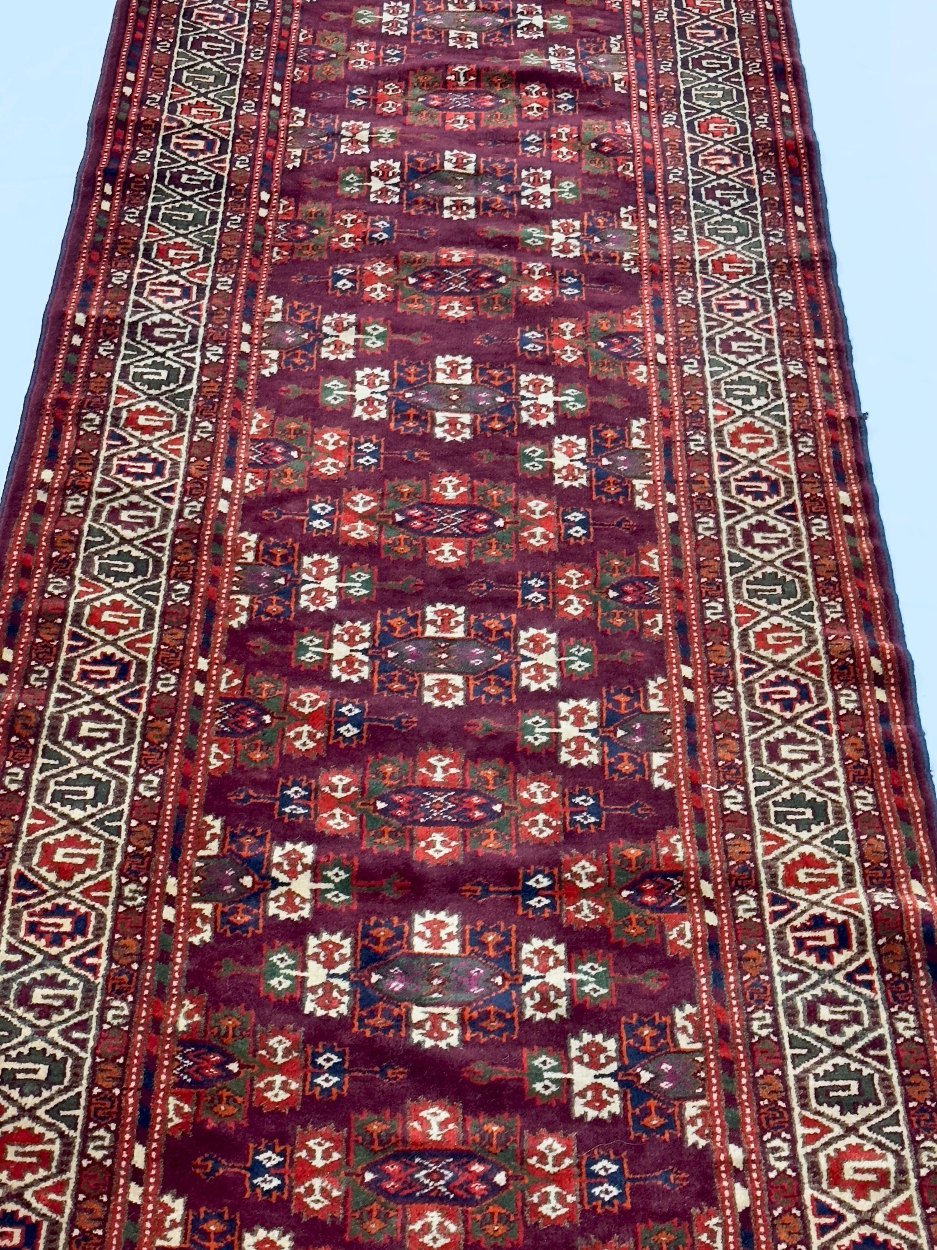 Antike Feine Turkmenische Stammes-Läufer 2'11 x 8'11 im Angebot 3