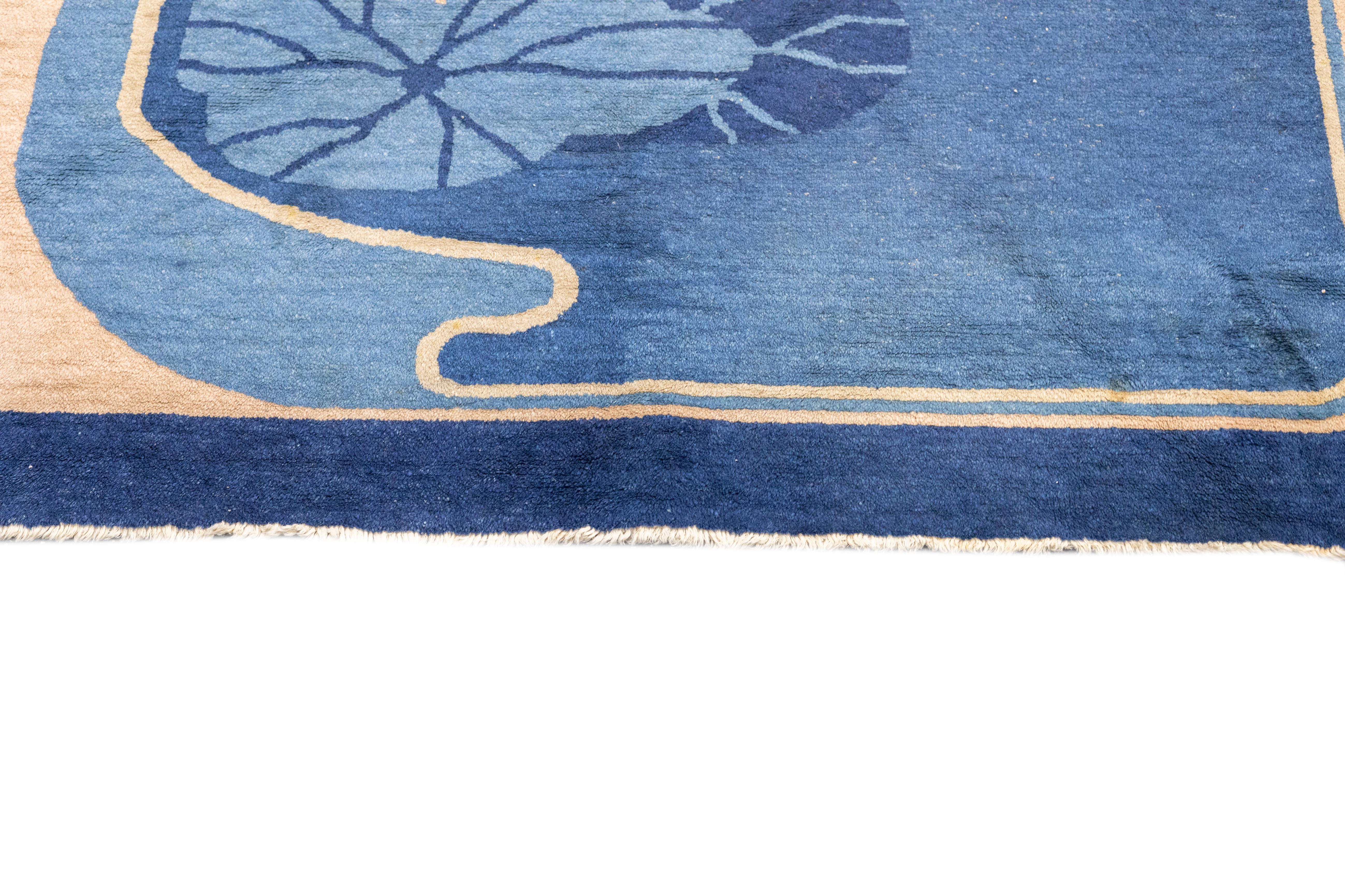 Antigua alfombra china de Pekín fina e inusual 4'2'' x 6'9'' siglo XIX en venta