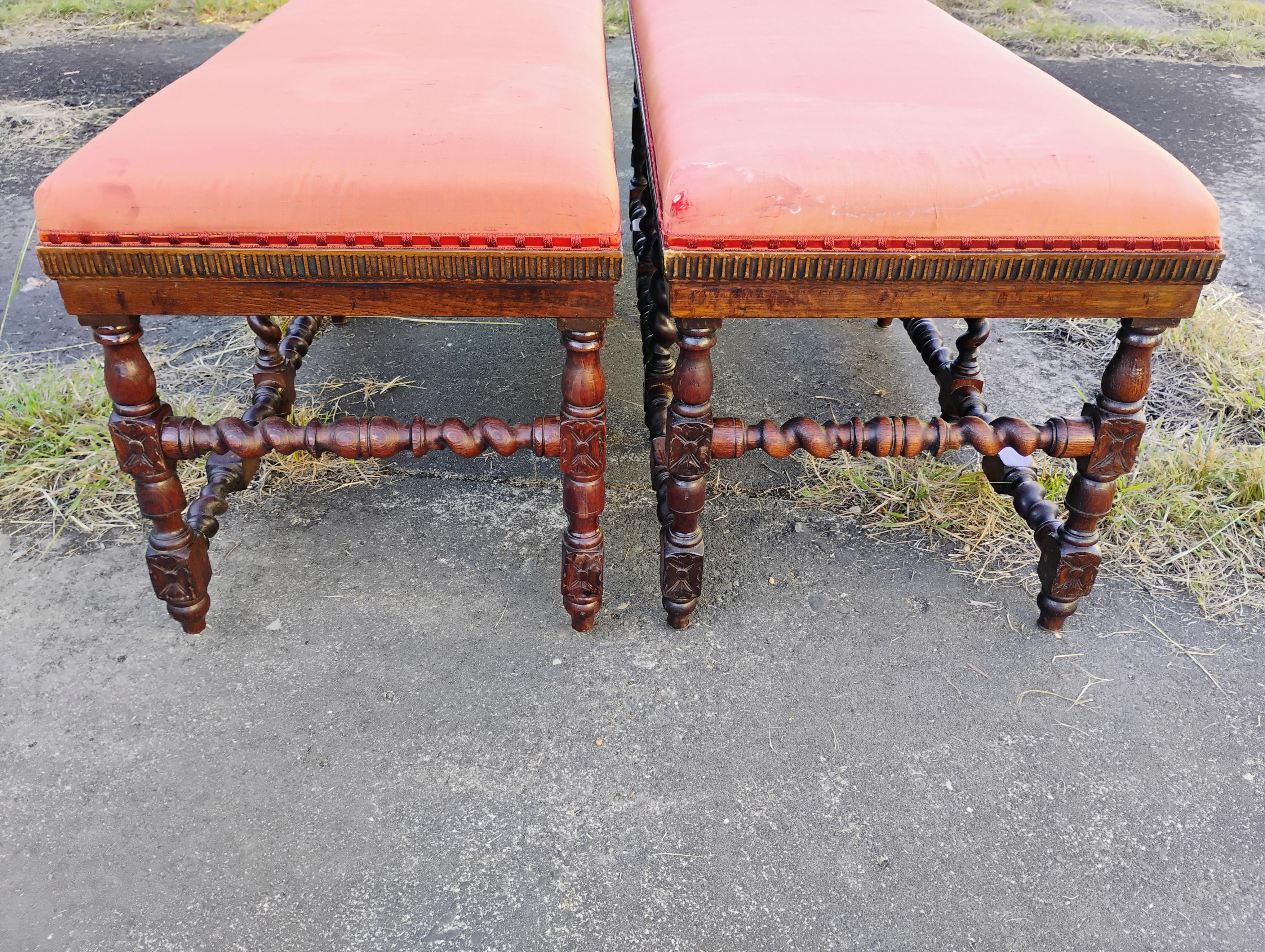 Sculpté à la main Antique Finely Crafted 18th Century Louis XIV French Barley Twist Oak Bench en vente