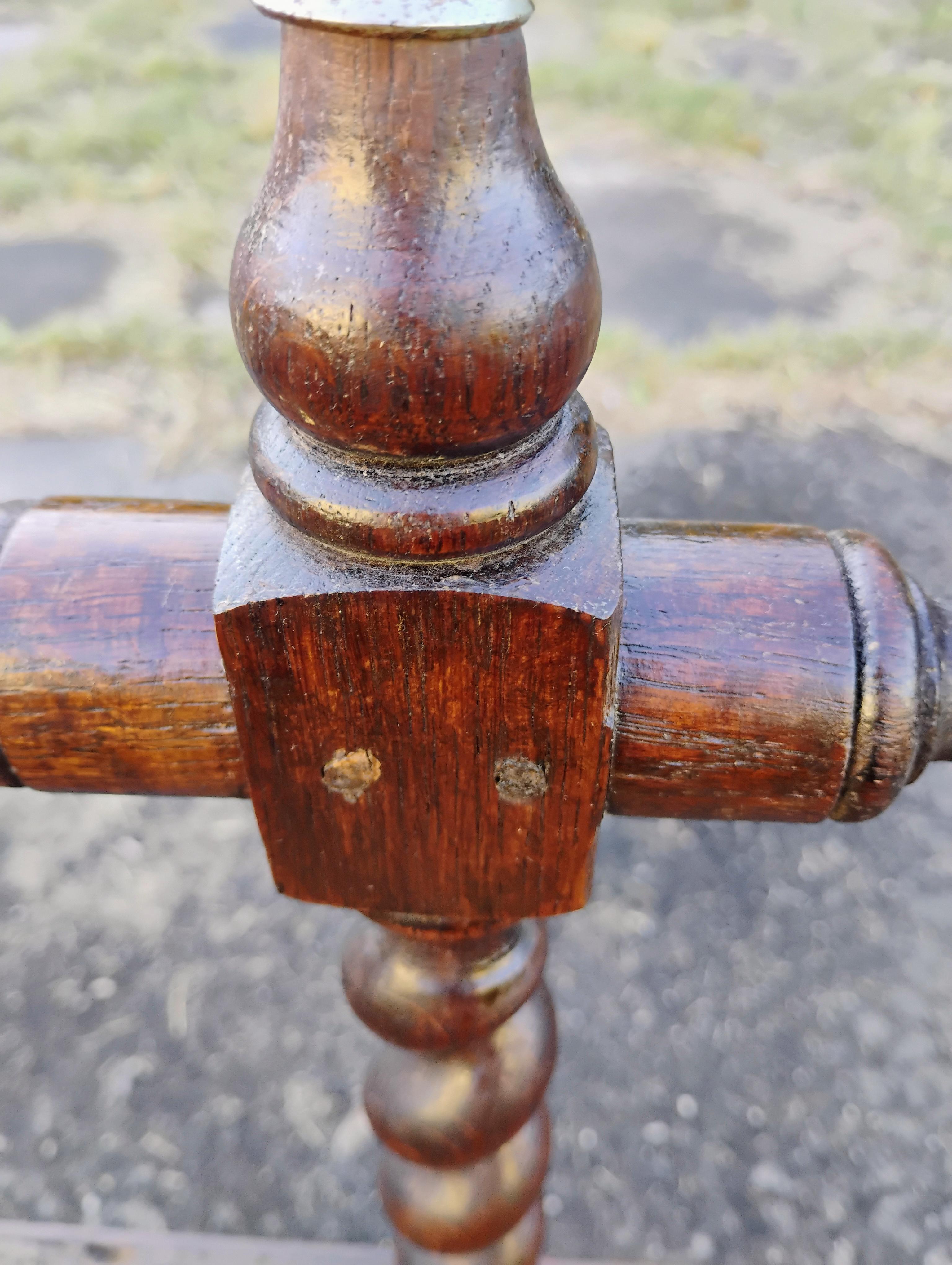 Tissu d'ameublement Antique Finely Crafted 18th Century Louis XIV French Barley Twist Oak Bench en vente