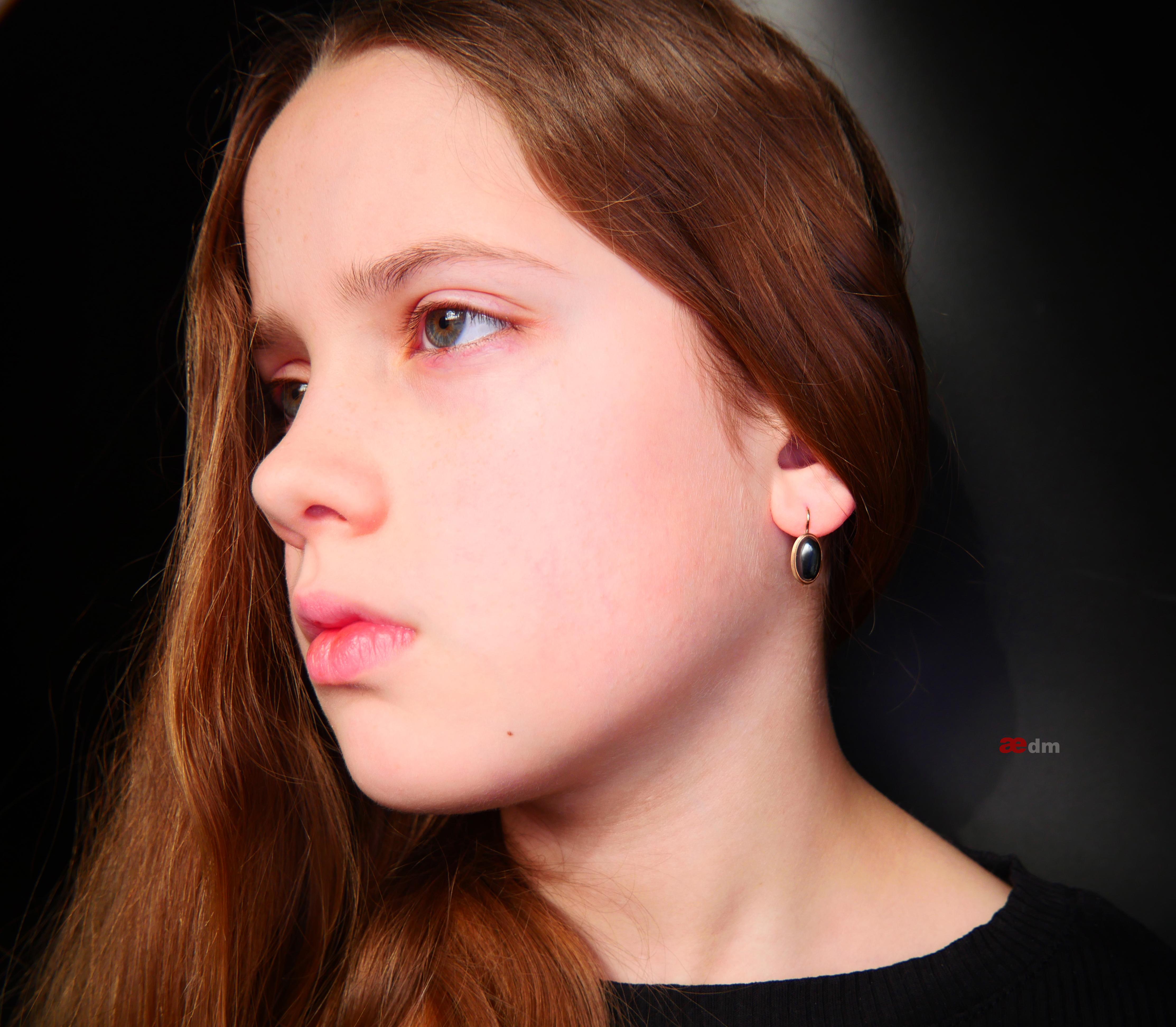 Women's Antique Finish Dangle drop Earrinngs Hematite solid 14K Gold /2.5gr For Sale