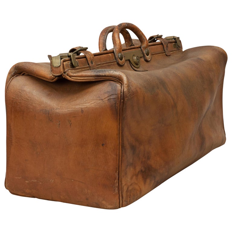 Antique Finnigan Leather Gladstone or Kit Bag For Sale at 1stDibs