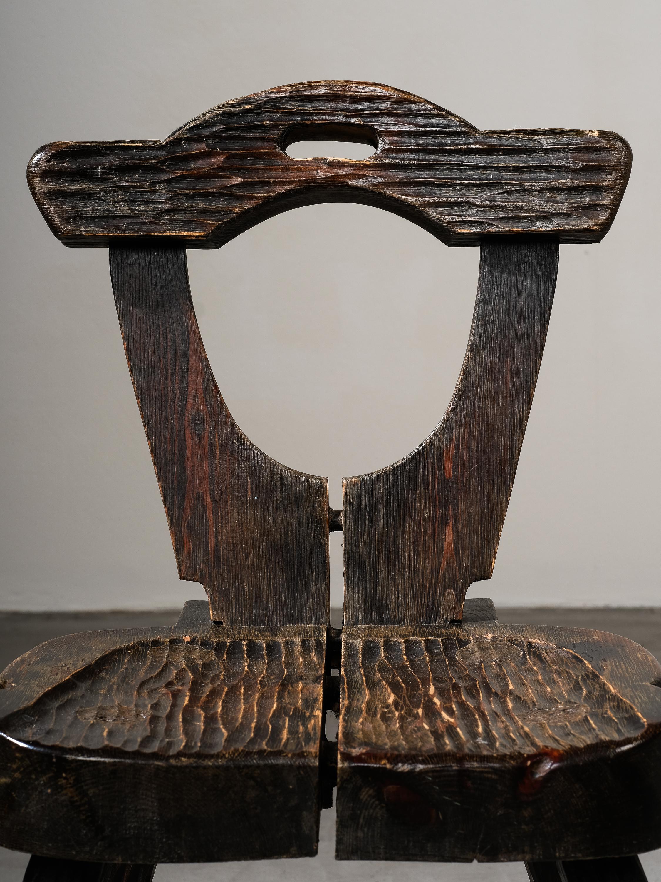 Silla de pino rústica finlandesa antigua de arte popular en venta 3