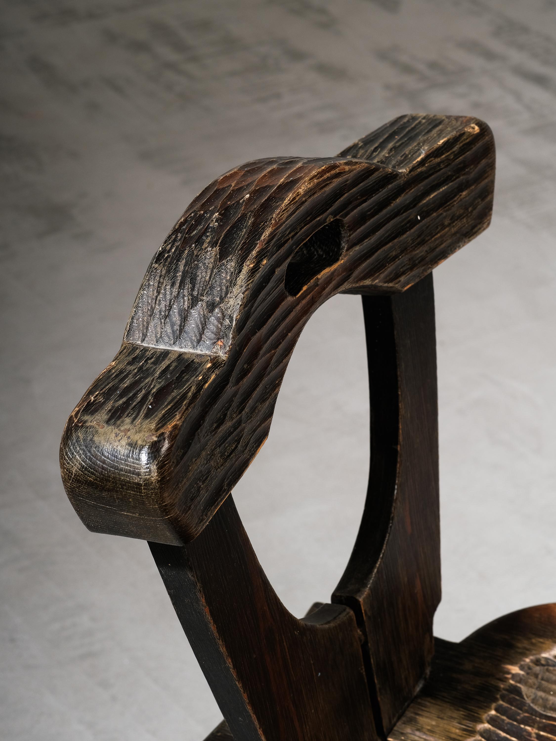 Silla de pino rústica finlandesa antigua de arte popular en Bueno estado para la venta en Karis, Nyland