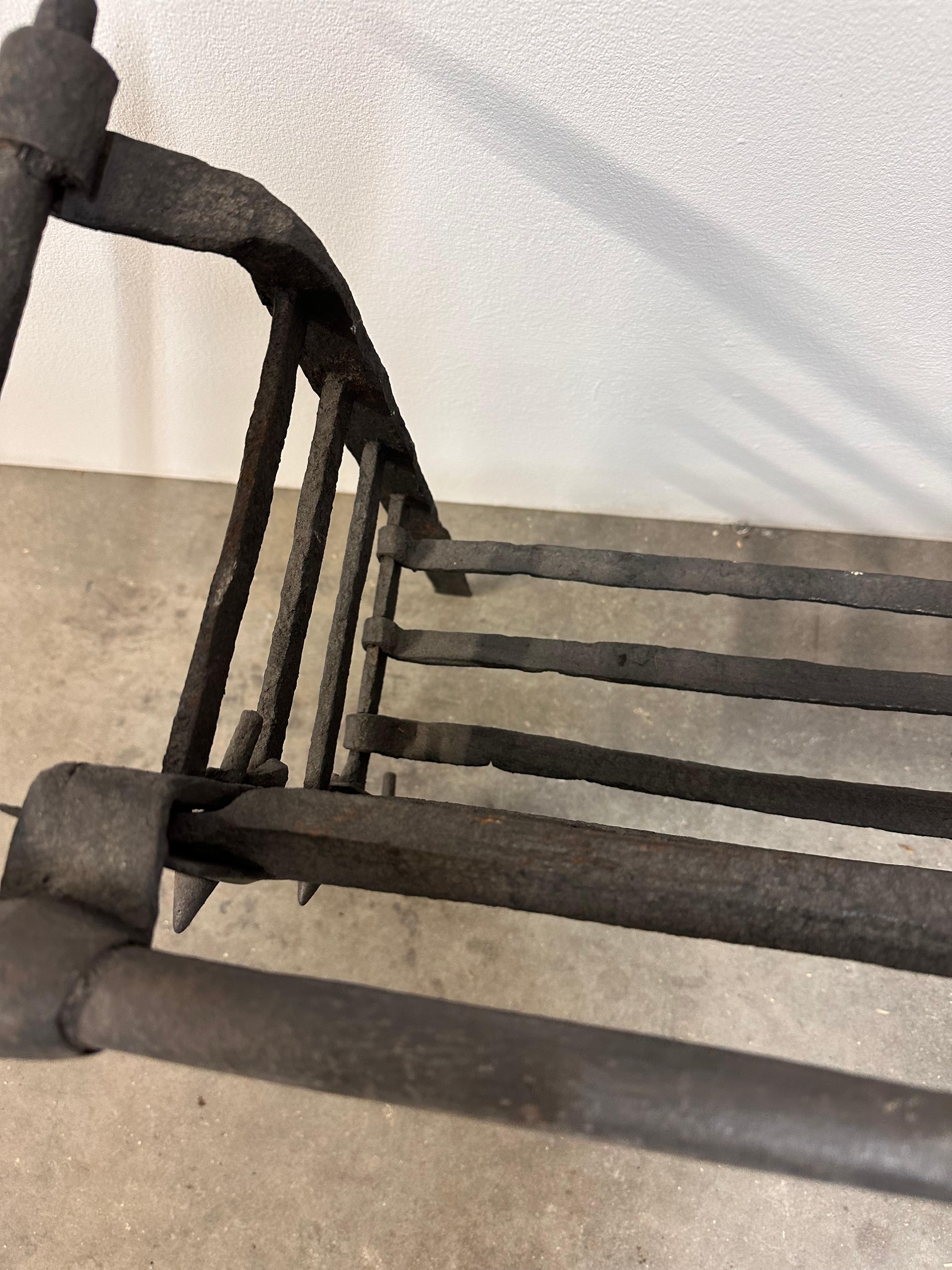 Grille de foyer / panier antique, 17ème siècle hollandais en vente 3