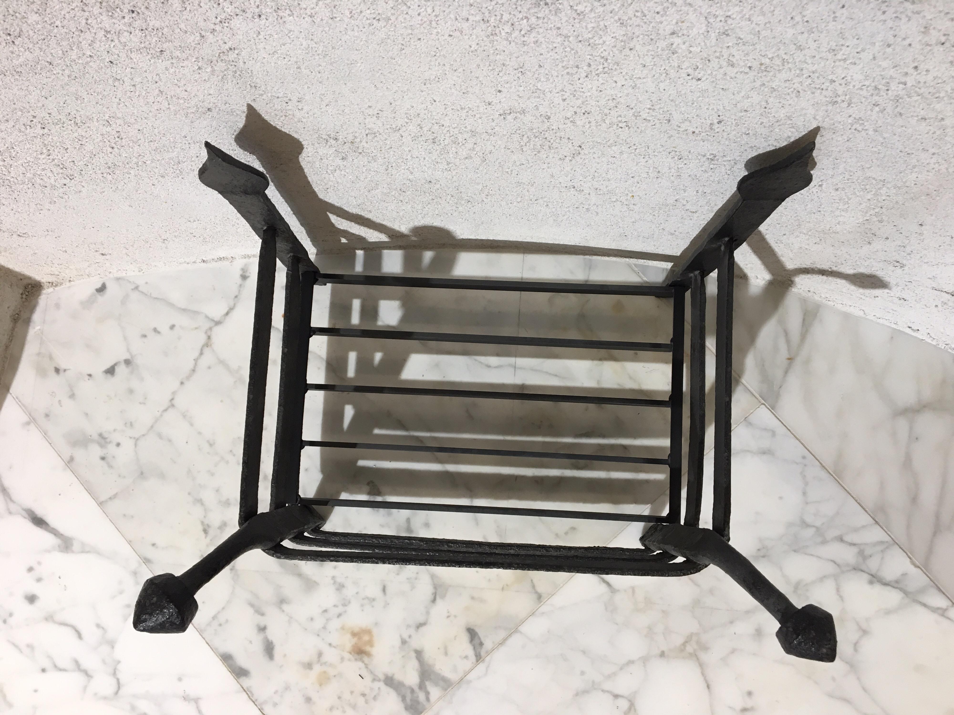 Antique Fire Grate / Fireplace Grate In Good Condition For Sale In Haarlem, Noord-Holland