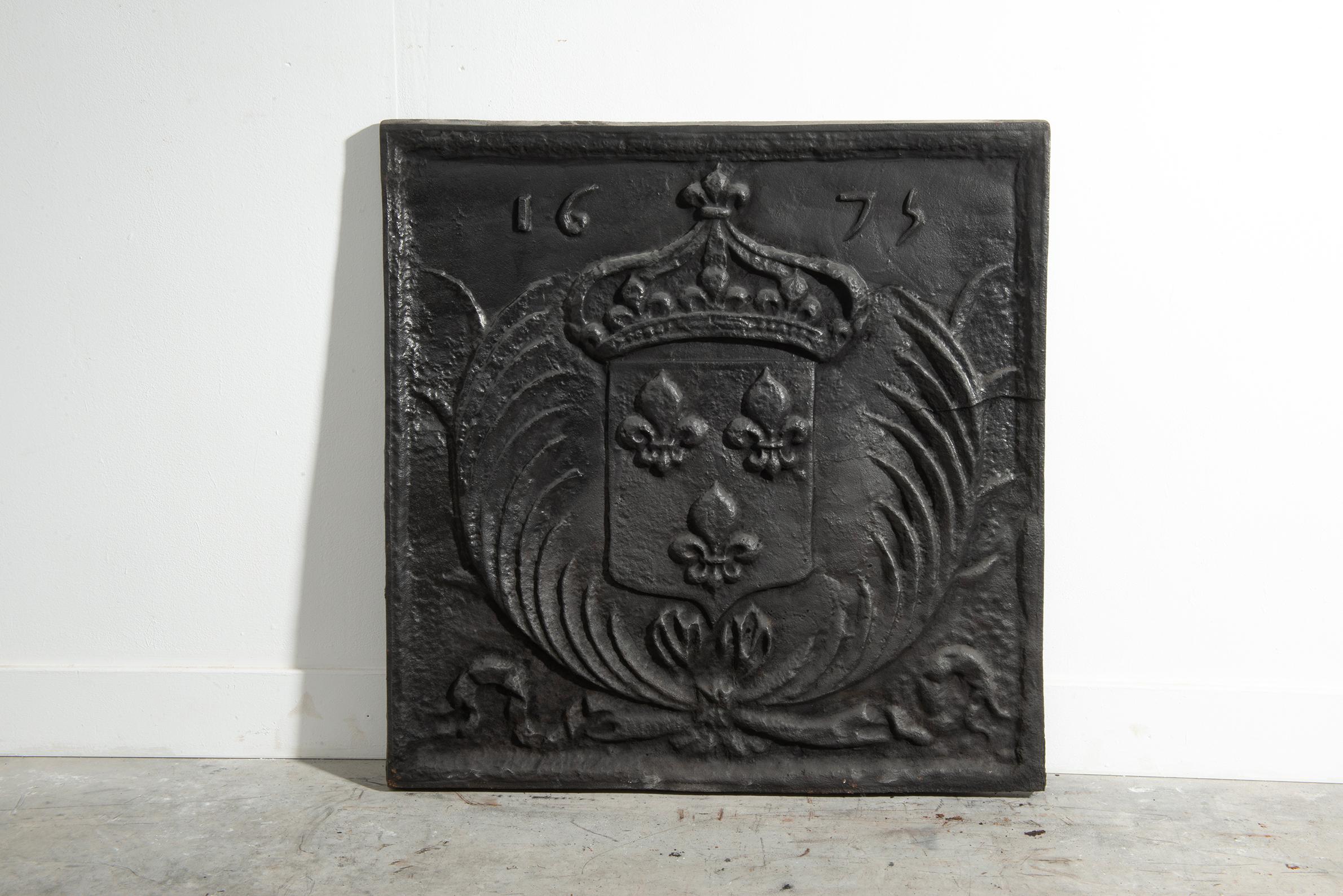 Arms of France Fireback
Coat of arms of the House of Bourbon, a French royal house that became a major dynasty in Europe.
 It delivered kings all over Europe. 
Bourbon kings ruled France from 1589 up to the French revolution as well some short