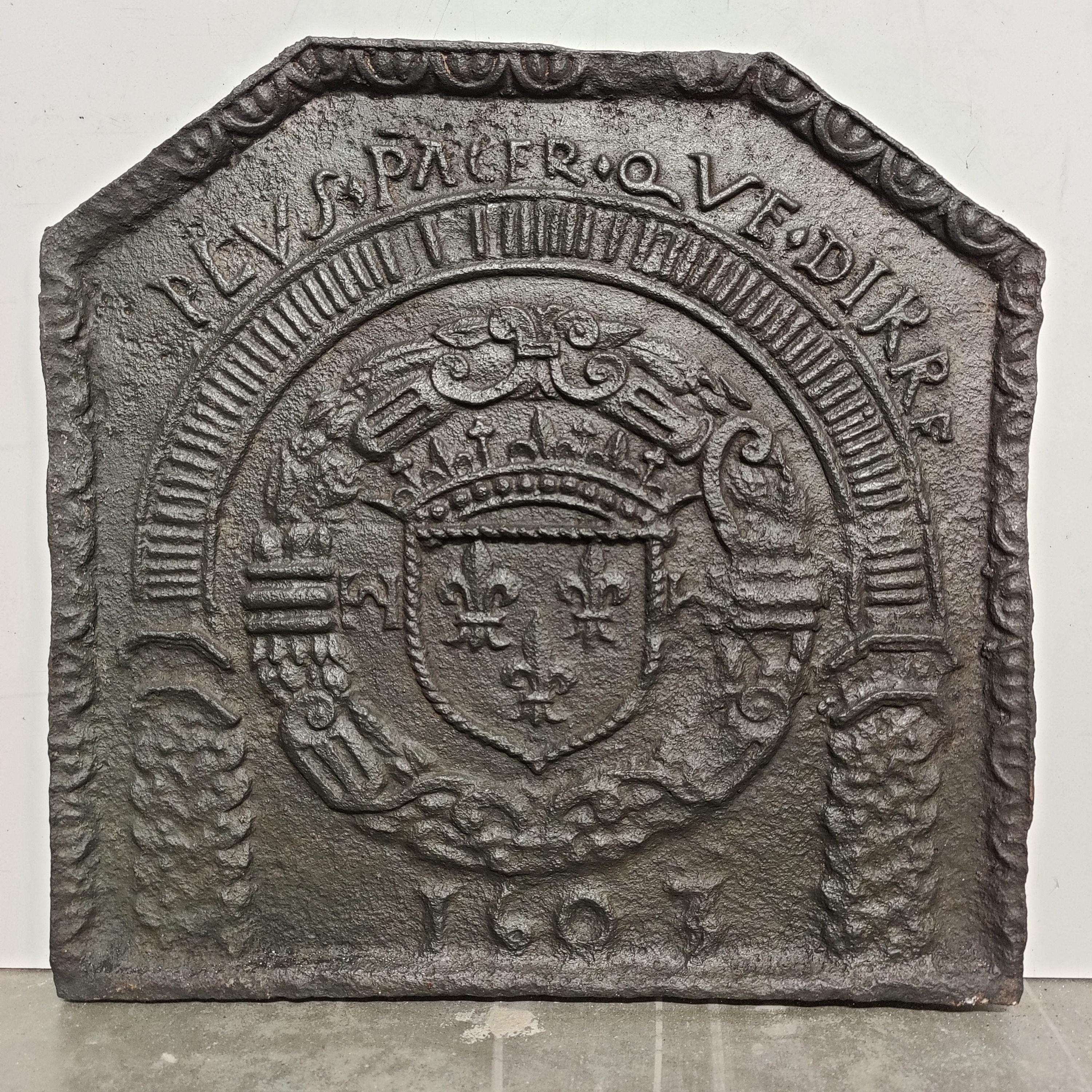 Antique fireback / backsplash, coat of arms dated 1603.

Nice cast iron antique fireback displaying the coat of arms.
Great condition, can be used in a real gas or log fire.
Very decorative piece.

58 lbs / 26 kg.

 
     