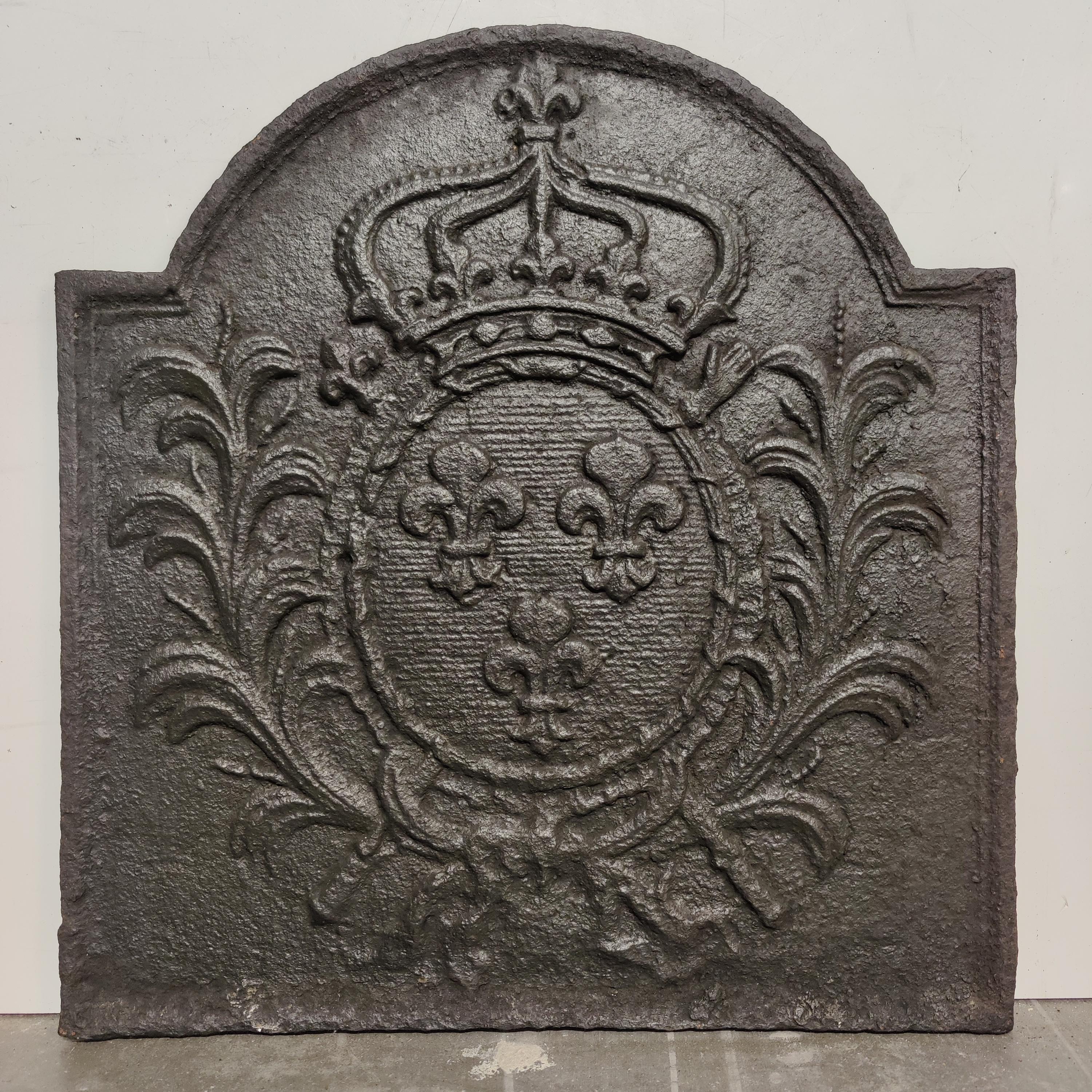 Antique fireback / backsplash, coat of arms house bourbon.

Nice cast iron antique fireback displaying the coat of arms of House Bourbon.
A European dynasty of French origin, a branch of the Capetian dynasty, the royal House of France.
Great