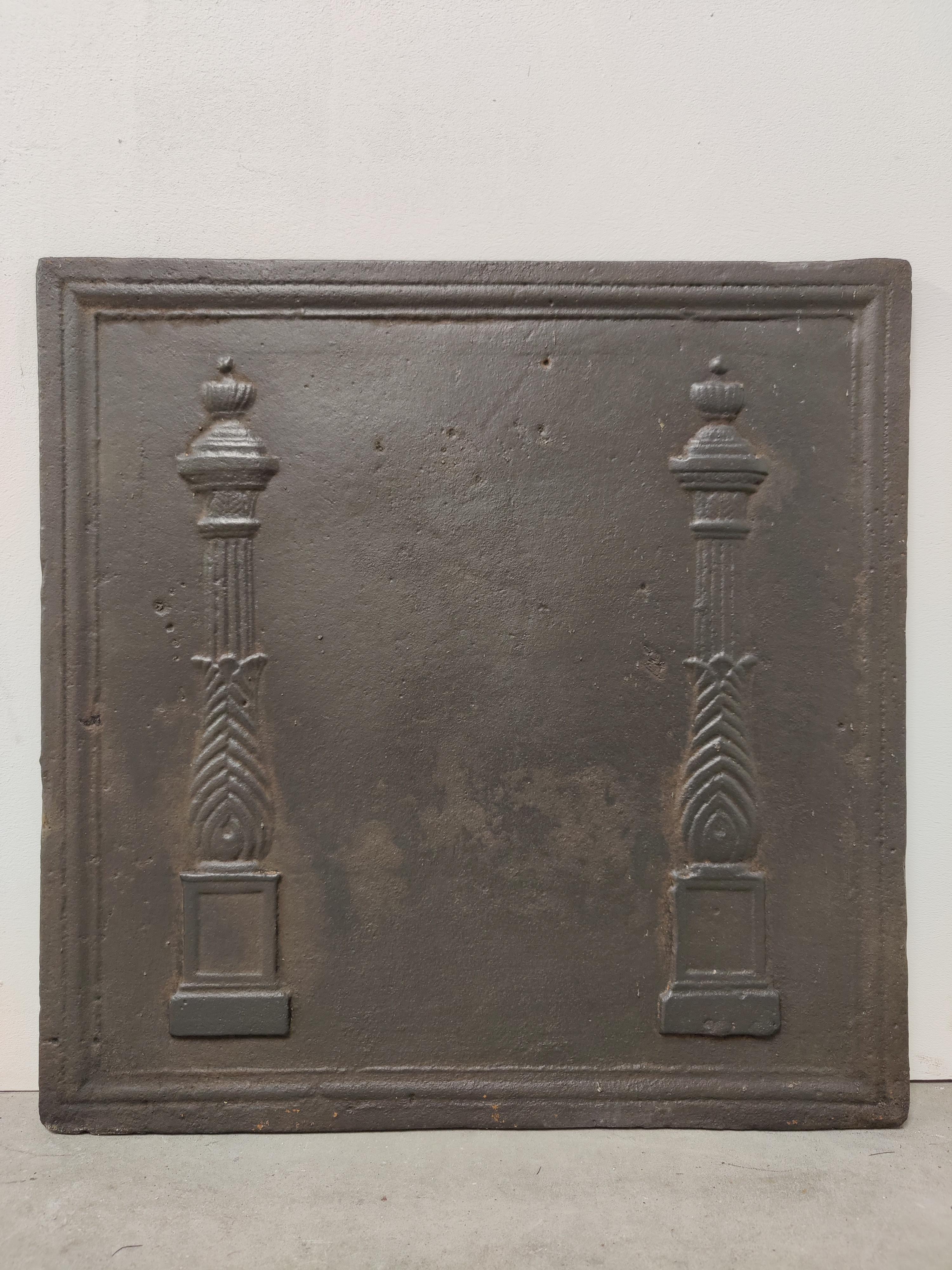Antique fireback / backsplash, profiled pillars.

Nice square cast iron antique fireback displaying two nicely decorated profiled pillars.
Great condition, can be used in a real gas or log fire.
Very decorative piece.
42 lbs / 19 kg.

   
 