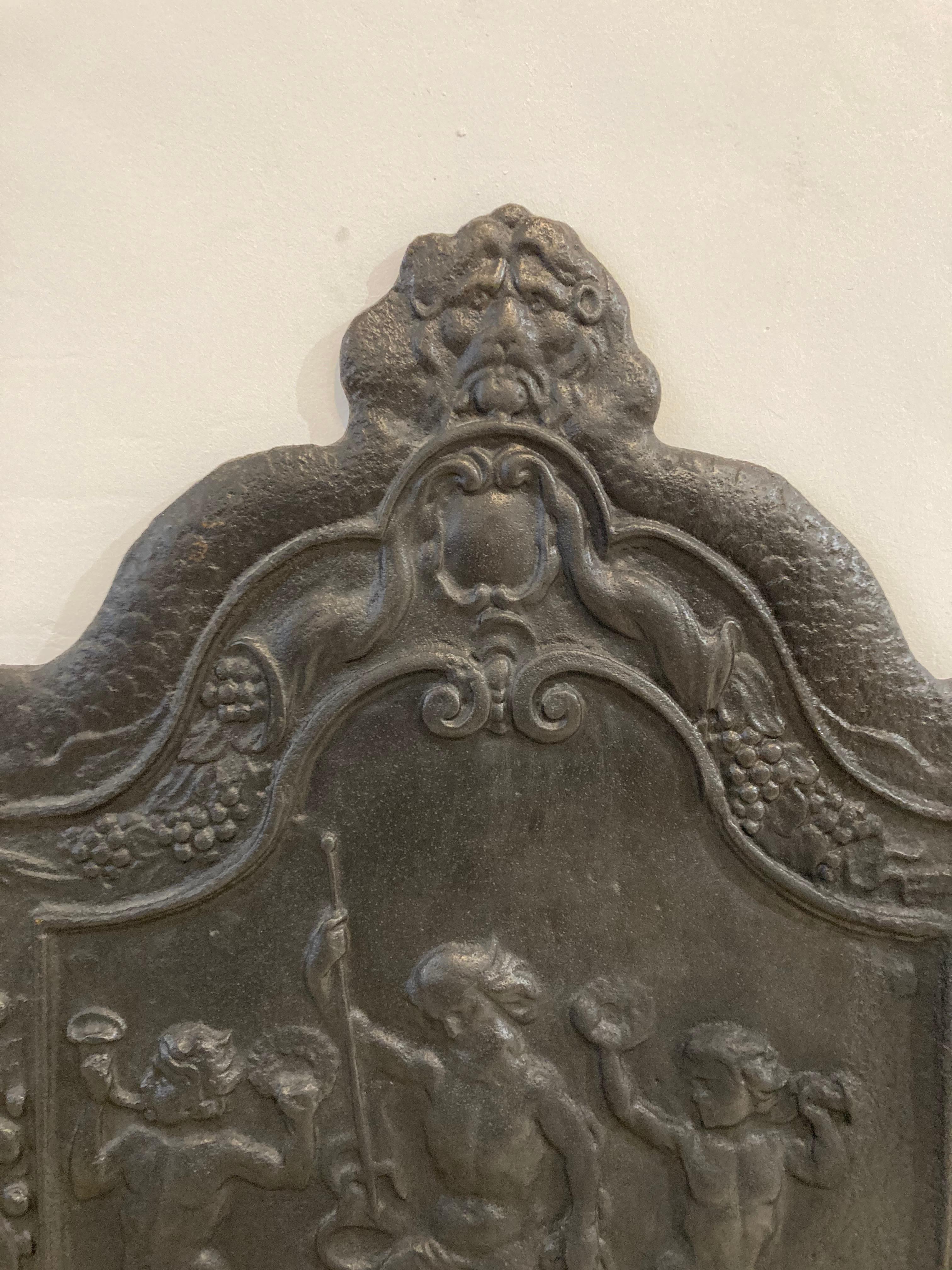 Antike antike Kaminplatte / Rückwand mit Poseidon-Druck im Zustand „Starke Gebrauchsspuren“ im Angebot in Haarlem, Noord-Holland
