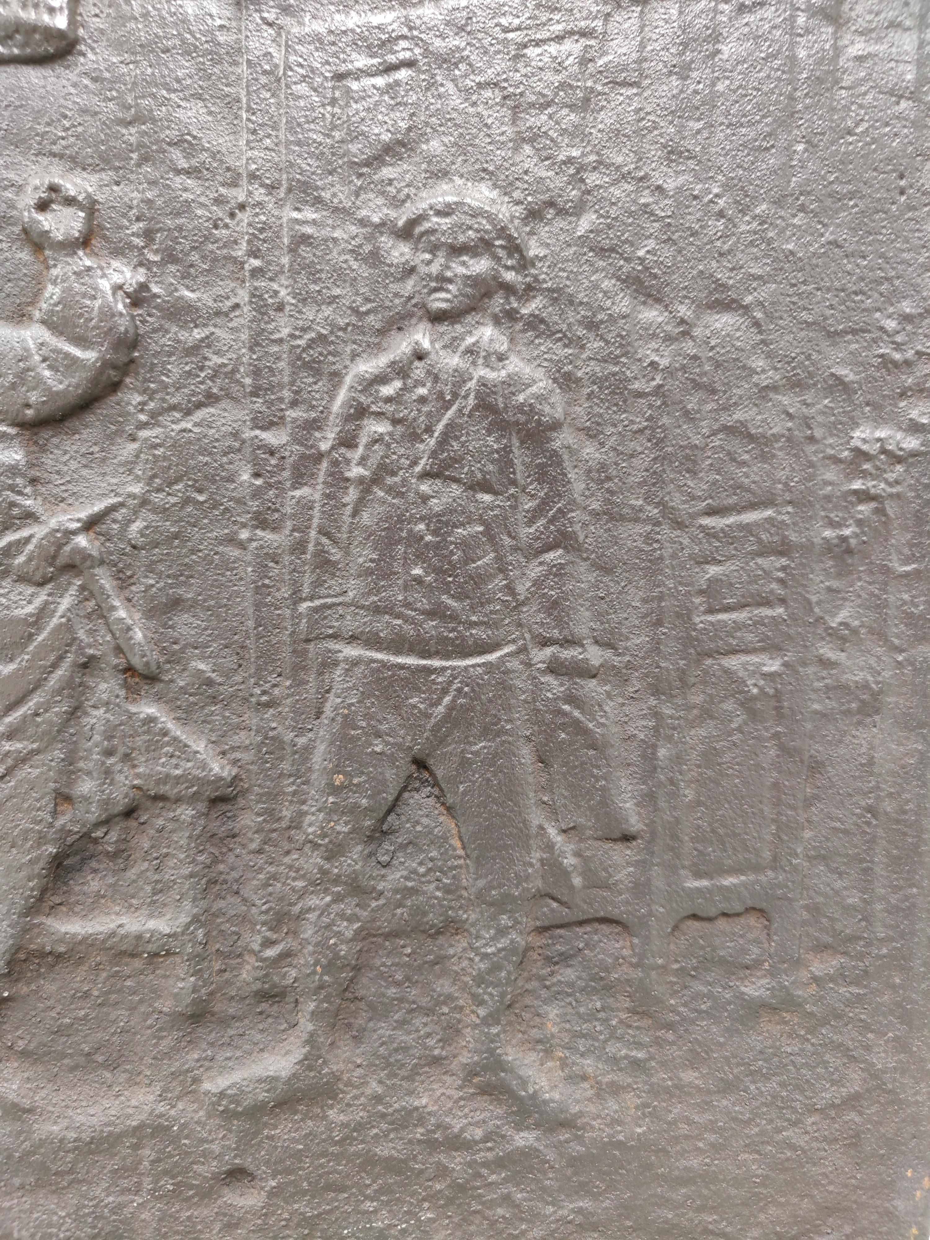 Antiker antiker Kaminschirm / Rückwand, zwei Männer sprechen (19. Jahrhundert) im Angebot