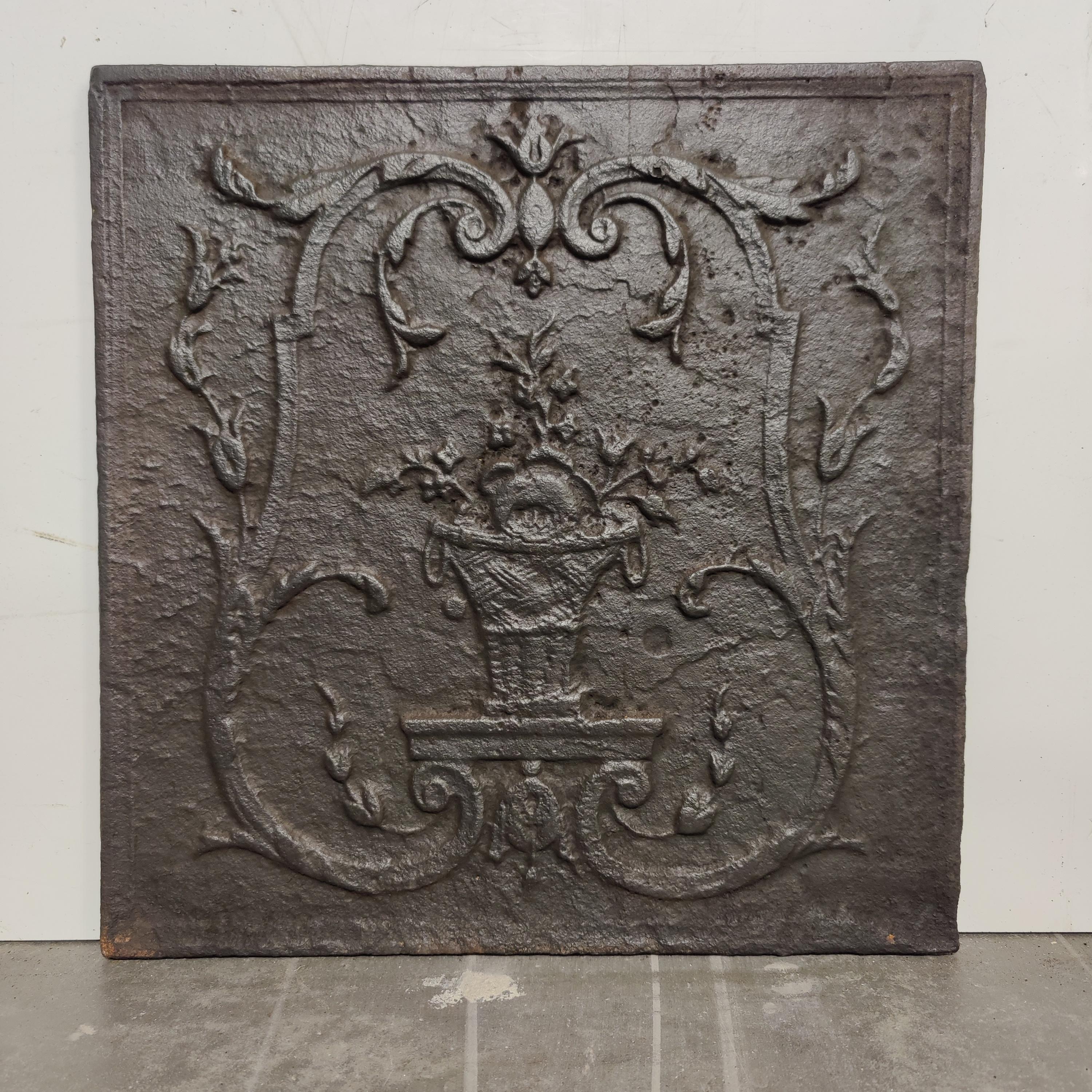 Antique fireback / backsplash, vase with flowers.

Nice square cast iron antique fireback displaying a vase with flowers.
Great condition, can be used in a real gas or log fire.
Very decorative piece.

34 lbs / 15 kg.


 