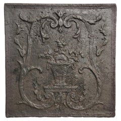 Plaque de cheminée ancienne / crédence, vase à fleurs