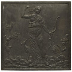 Plaque de cheminée ancienne représentant Diane, déesse de la chasse