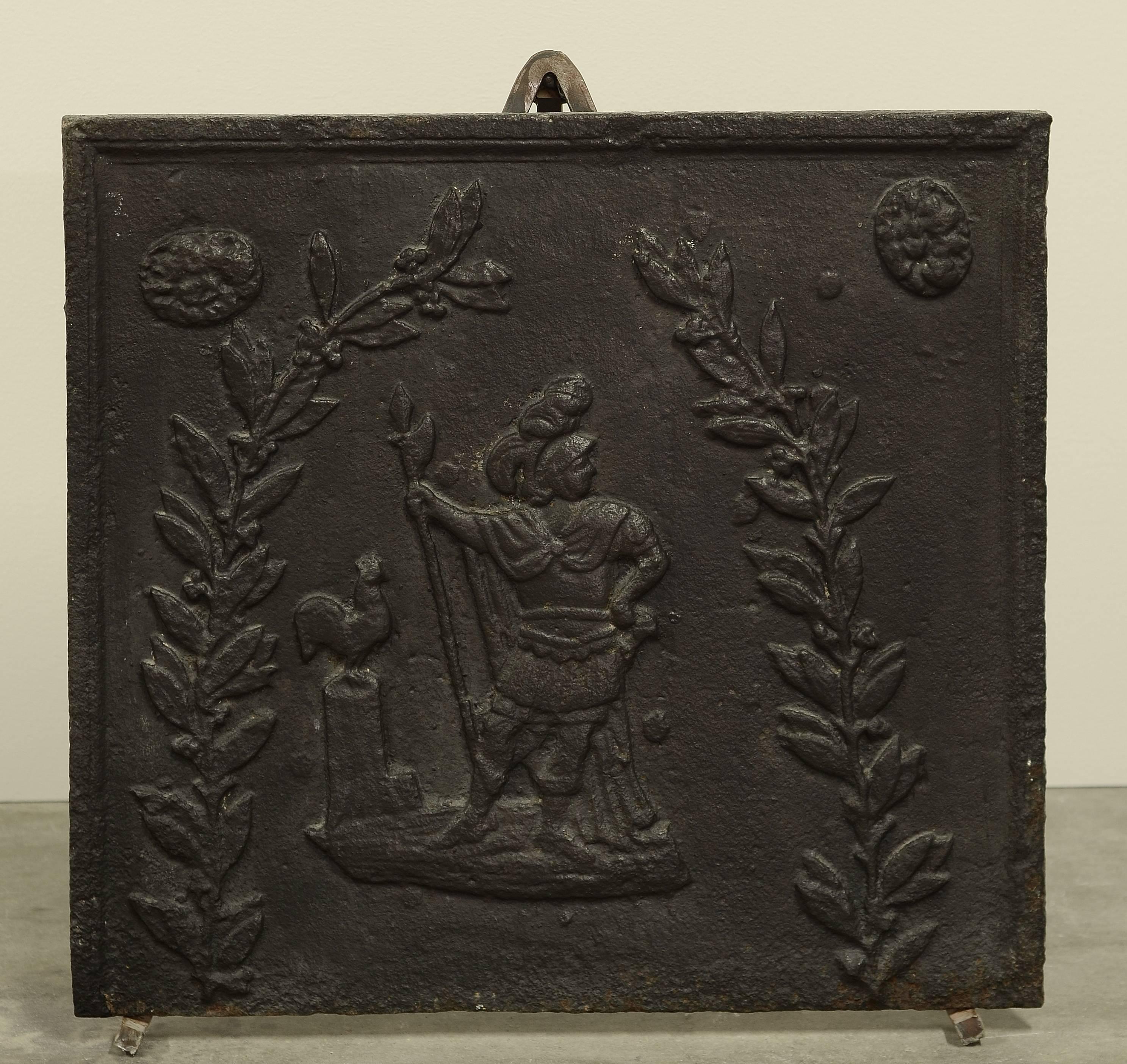 Antiker Kaminschirm; Soldat mit Hahn, 19. Jahrhundert (Gegossen) im Angebot