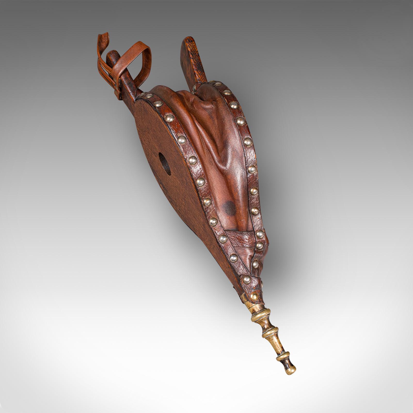 Tardo vittoriano Antico Bellows per caminetto, inglese, quercia, cuoio, strumento per il fuoco, vittoriano, C.C. 1880 in vendita