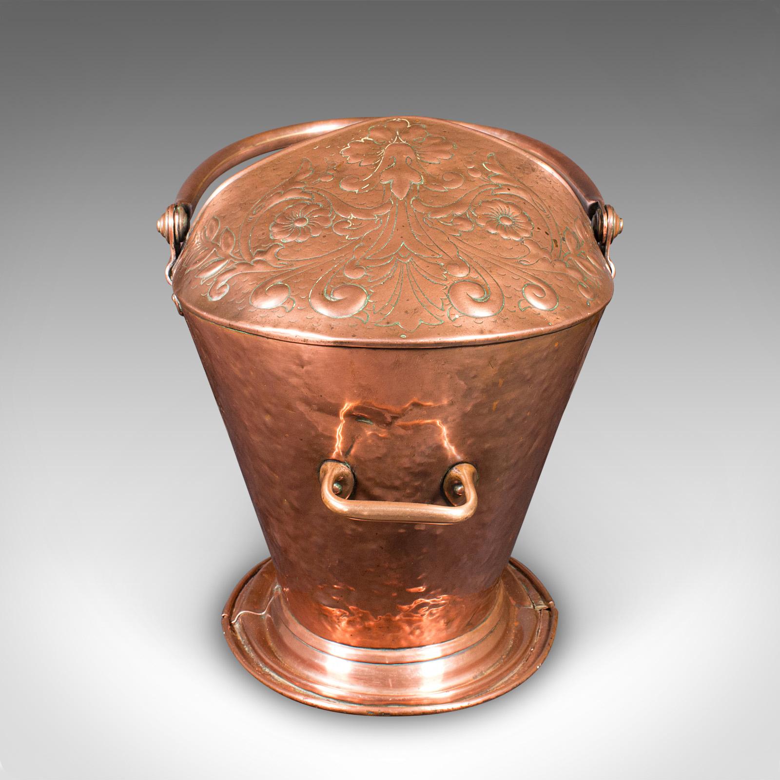 Antico scuttle per caminetto, rame inglese, cesto, Art Nouveau, vittoriano In condizioni buone in vendita a Hele, Devon, GB