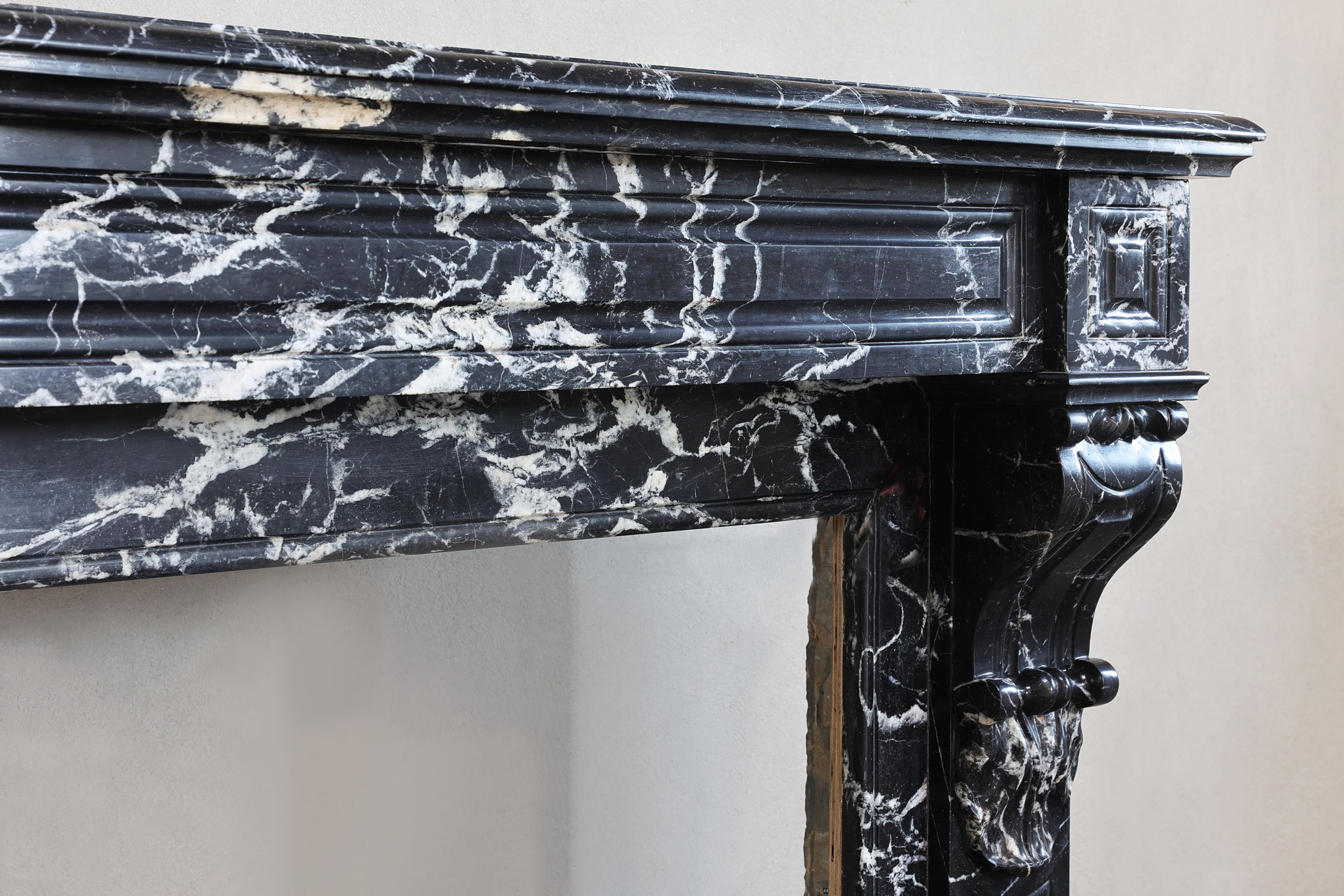 antique fireplace from the 19th century in Nero Marquina marble style Louis XVI In Good Condition For Sale In Made, NL