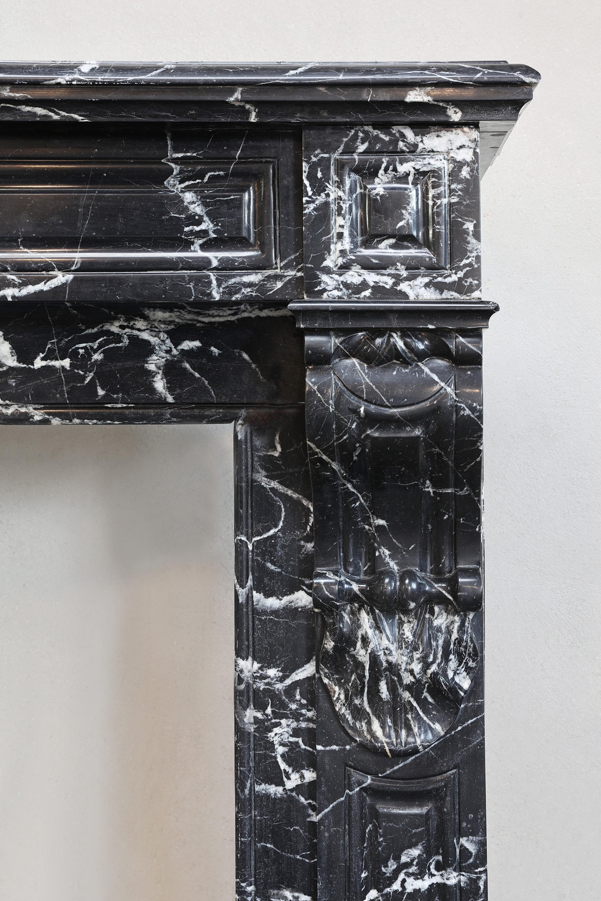 antique fireplace from the 19th century in Nero Marquina marble style Louis XVI For Sale 1