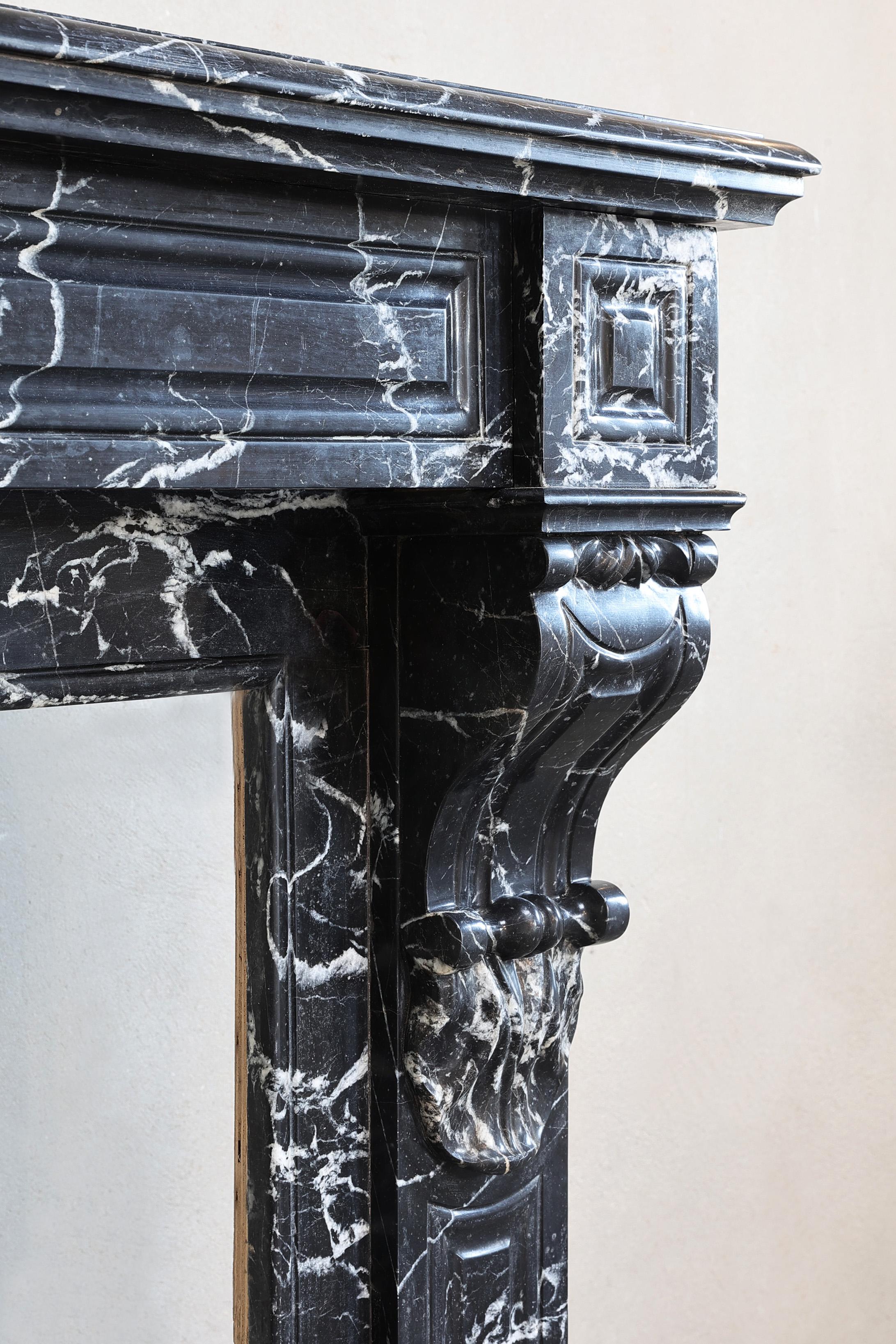 antique fireplace from the 19th century in Nero Marquina marble style Louis XVI For Sale 3