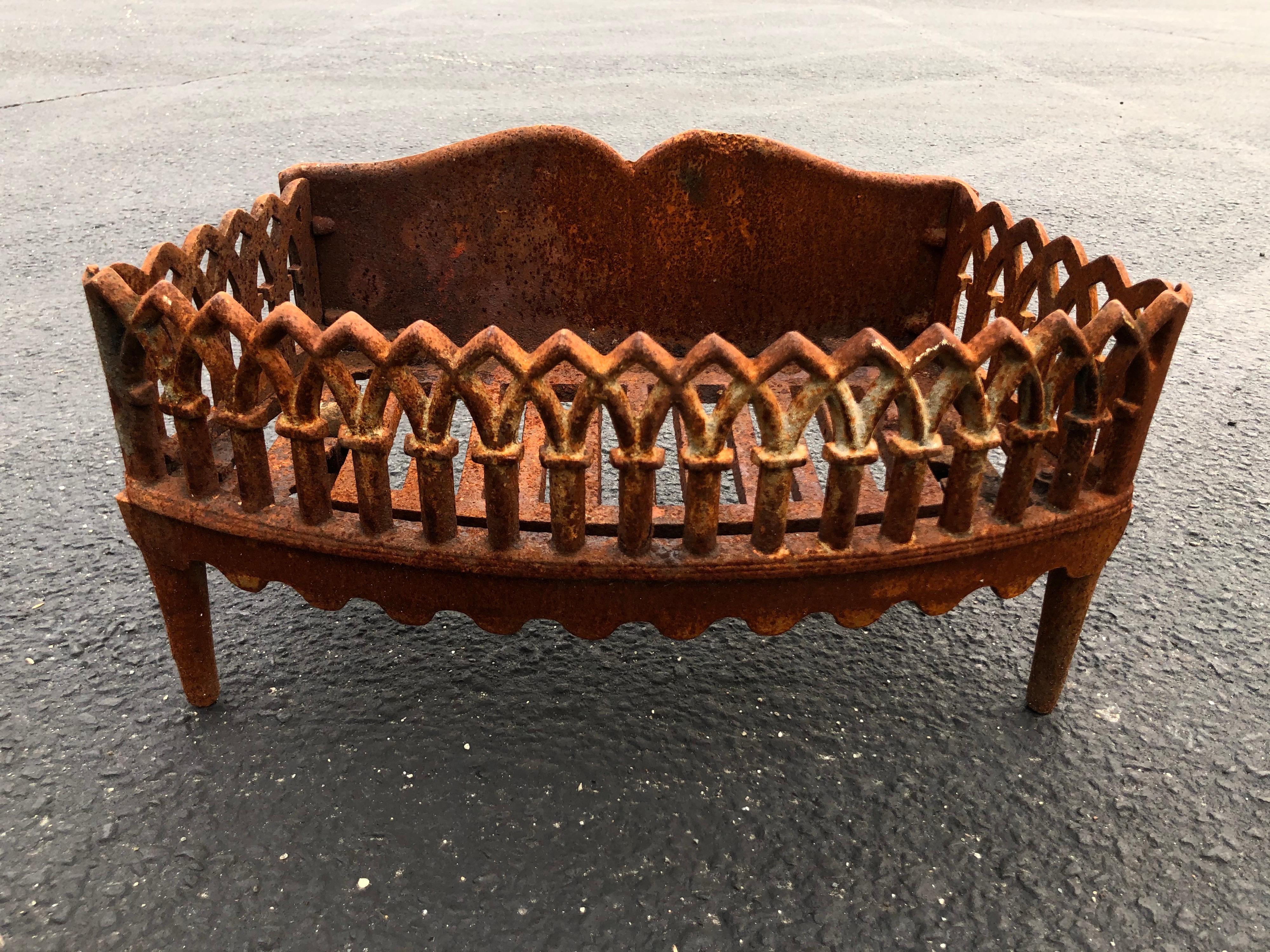 Antique Fireplace Grate In Good Condition In Redding, CT