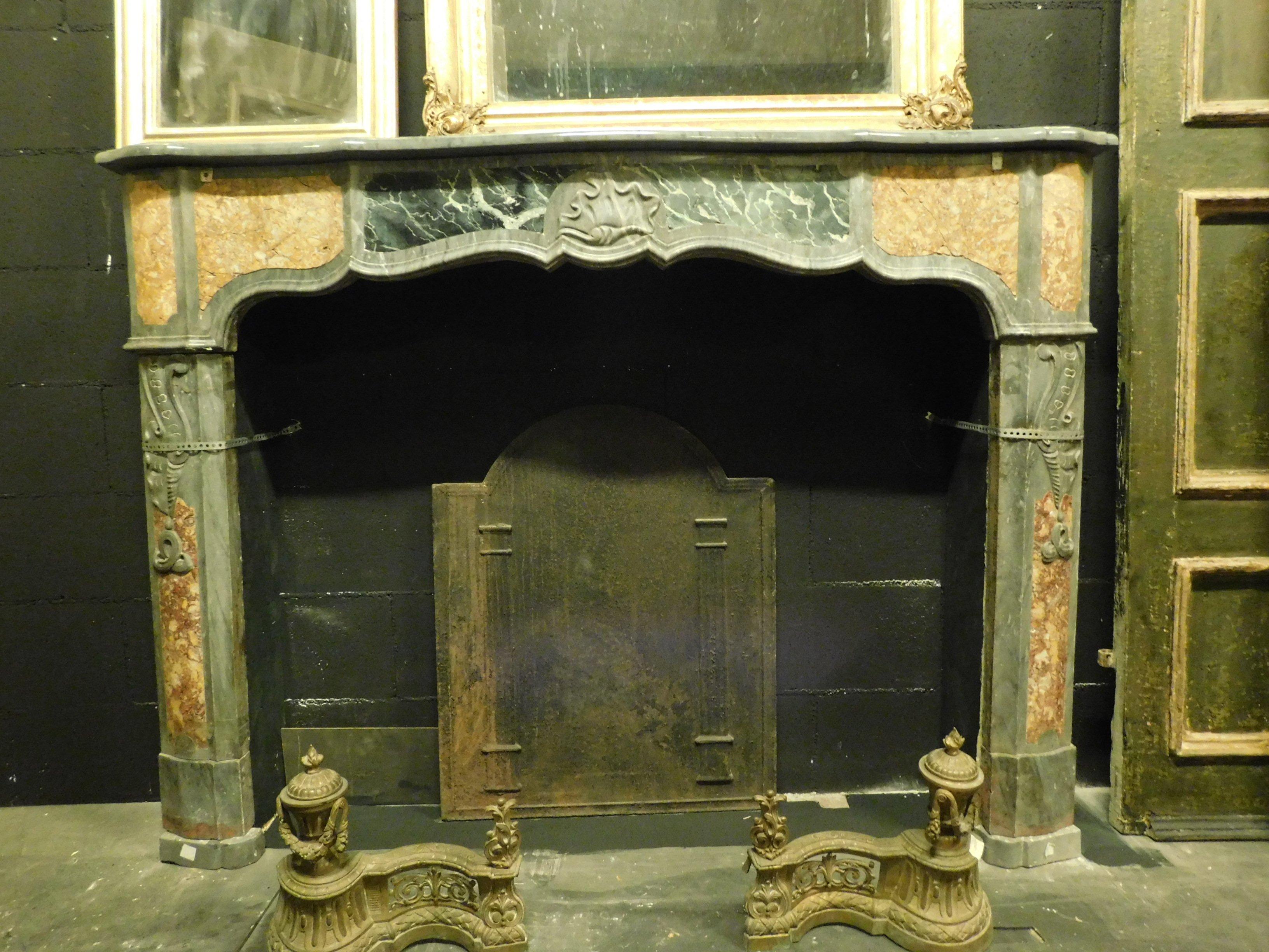 Antique Fireplace in Inlaid Gray, Black and Yellow Marble, Shell, 1700 Italy For Sale 2