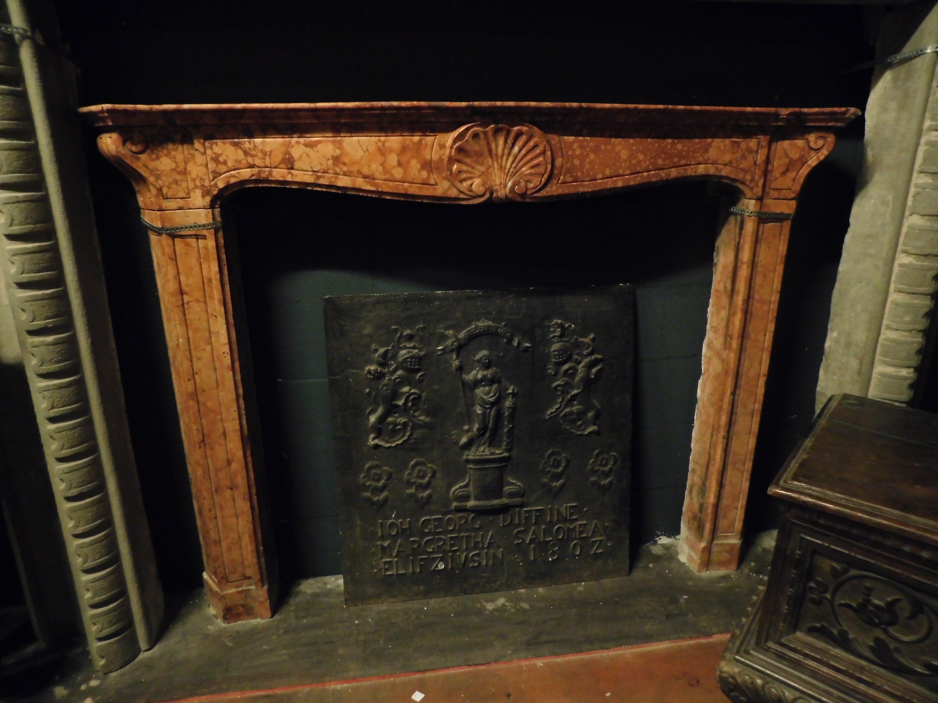 Italian Antique Fireplace in Red Marble with Carved Central Shell, 18th Century, Italy For Sale