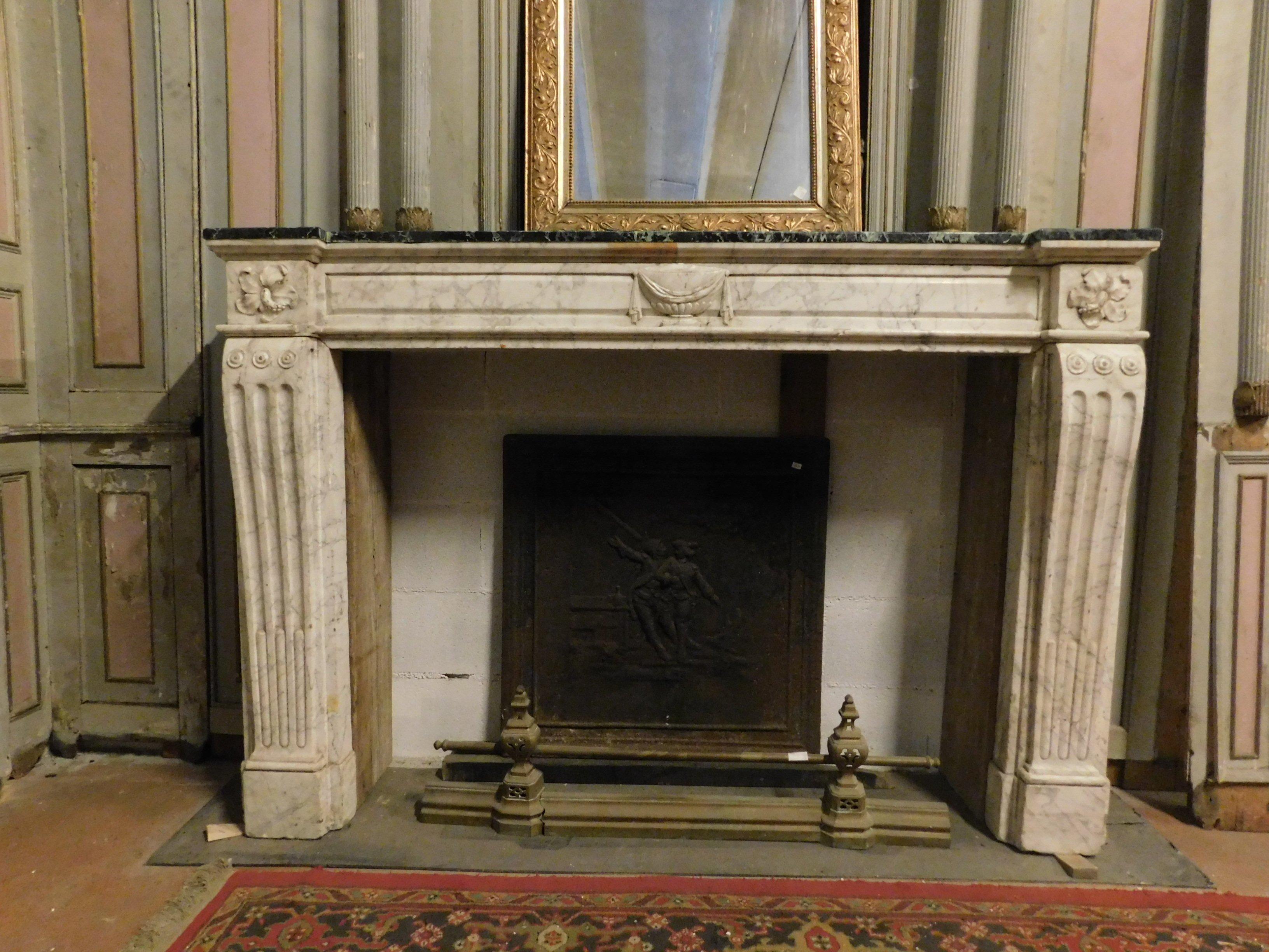 Antique Fireplace in White and Green Marble, Louis XVI, 18th Century France In Good Condition In Cuneo, Italy (CN)