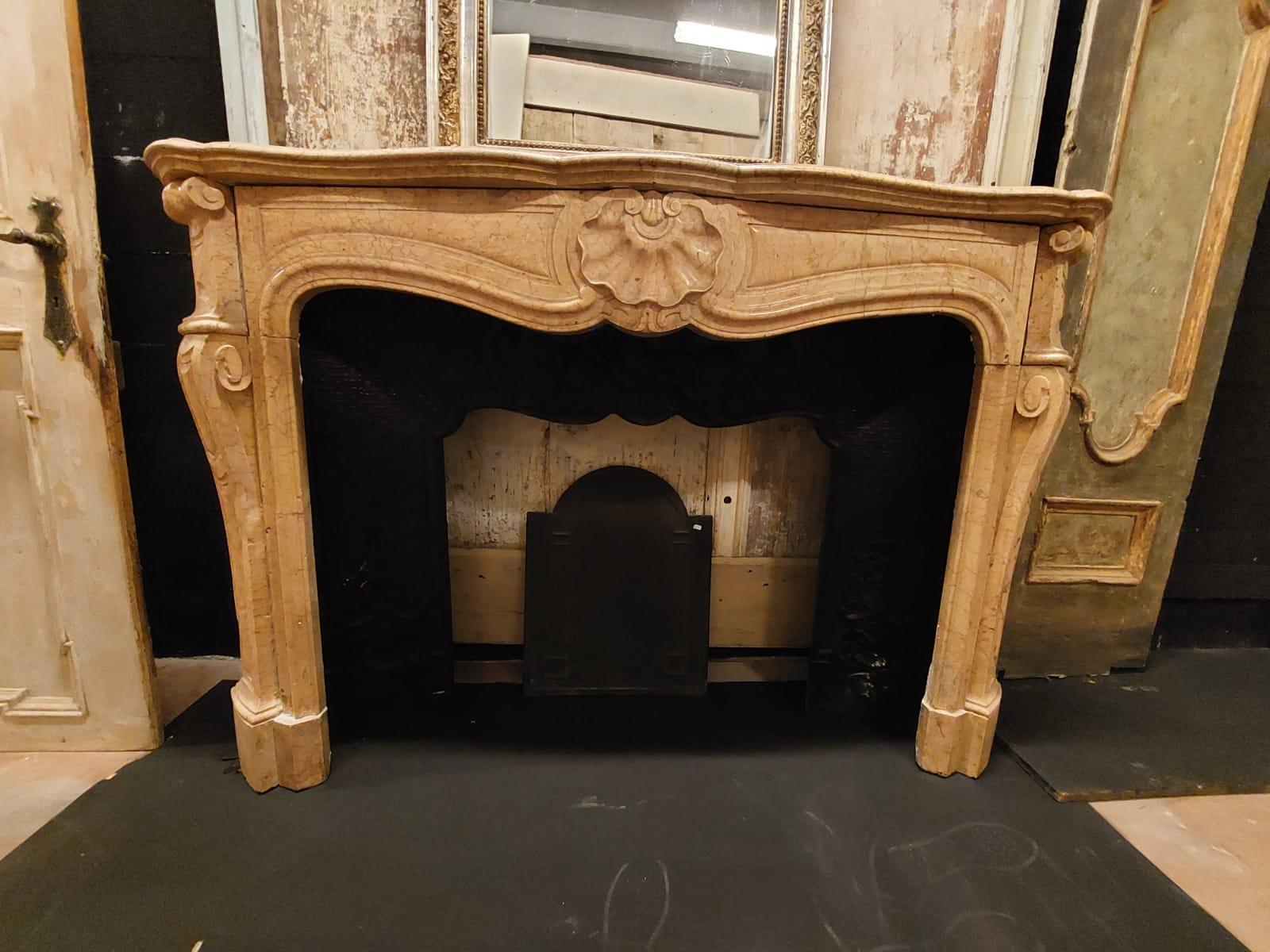 Antique Fireplace in Yellow Breccia Marble, Carved Shell, 19th Century France For Sale 1