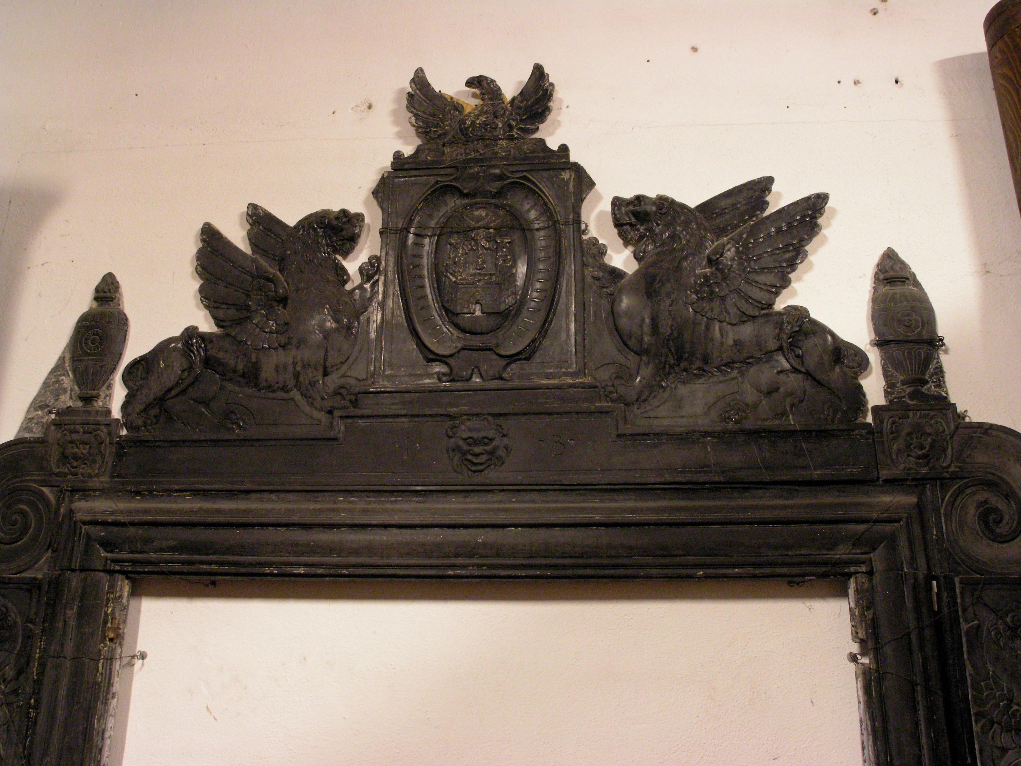 Antique Fireplace Black Ardesia, luxury, '600 Italia From Prince of Rapallo In Good Condition For Sale In Cuneo, Italy (CN)