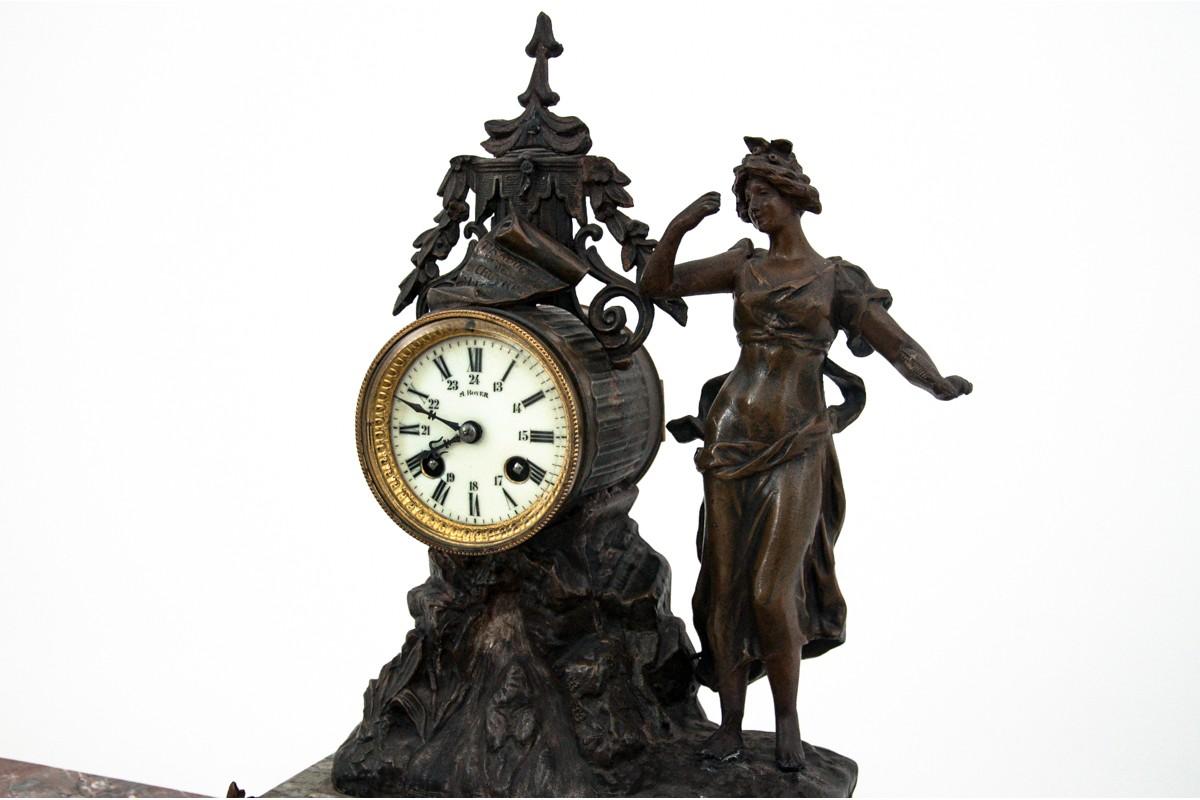 Bronze Antique Fireplace Mantel Clock, France, circa 1900 For Sale