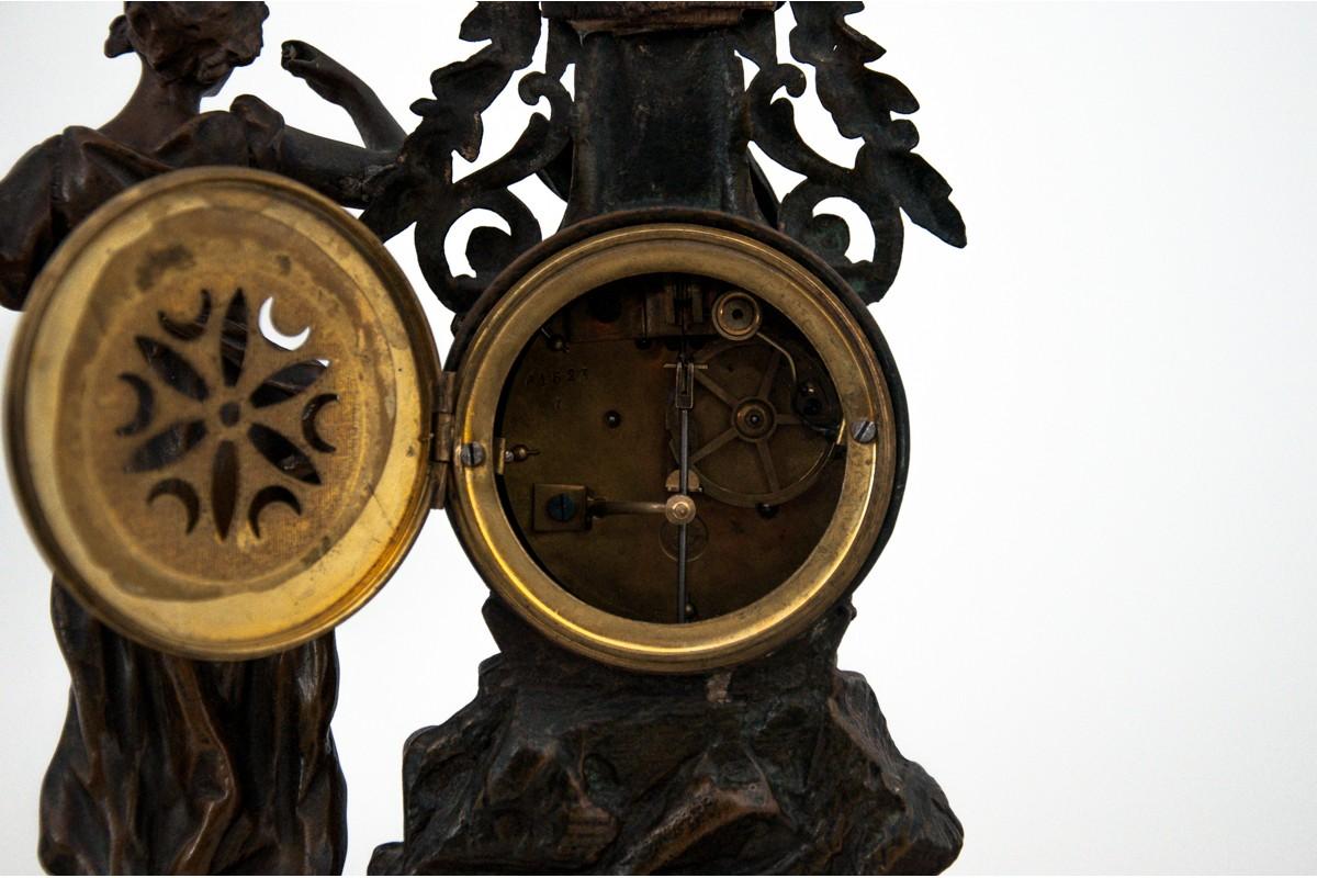 clocks for fireplace mantel