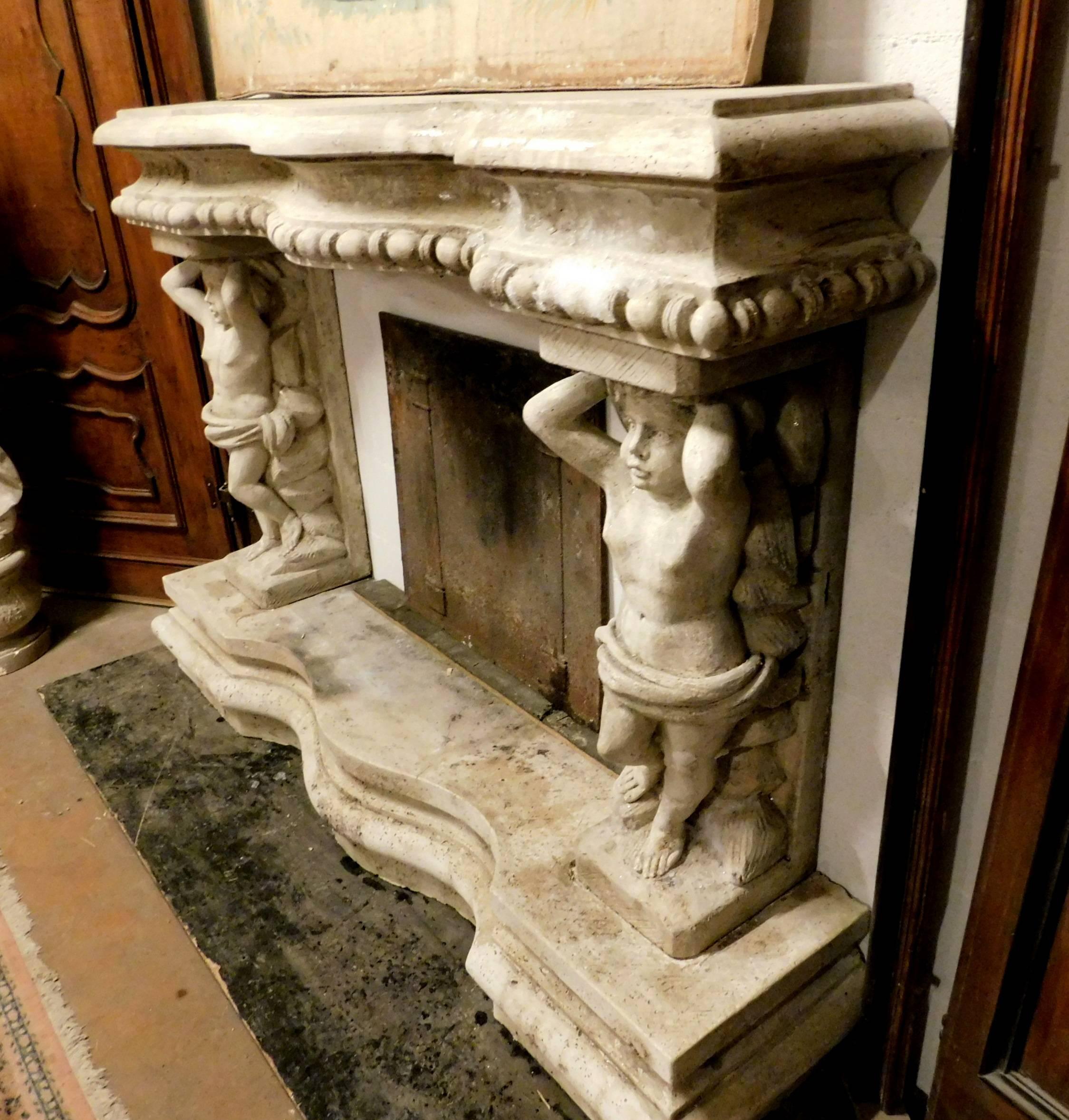 Antique Fireplace Mantel In Good Condition In Cuneo, Italy (CN)