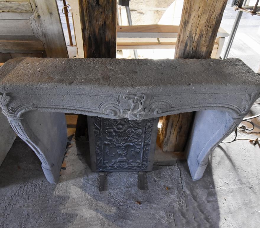Repisa de chimenea antigua Lava en venta
