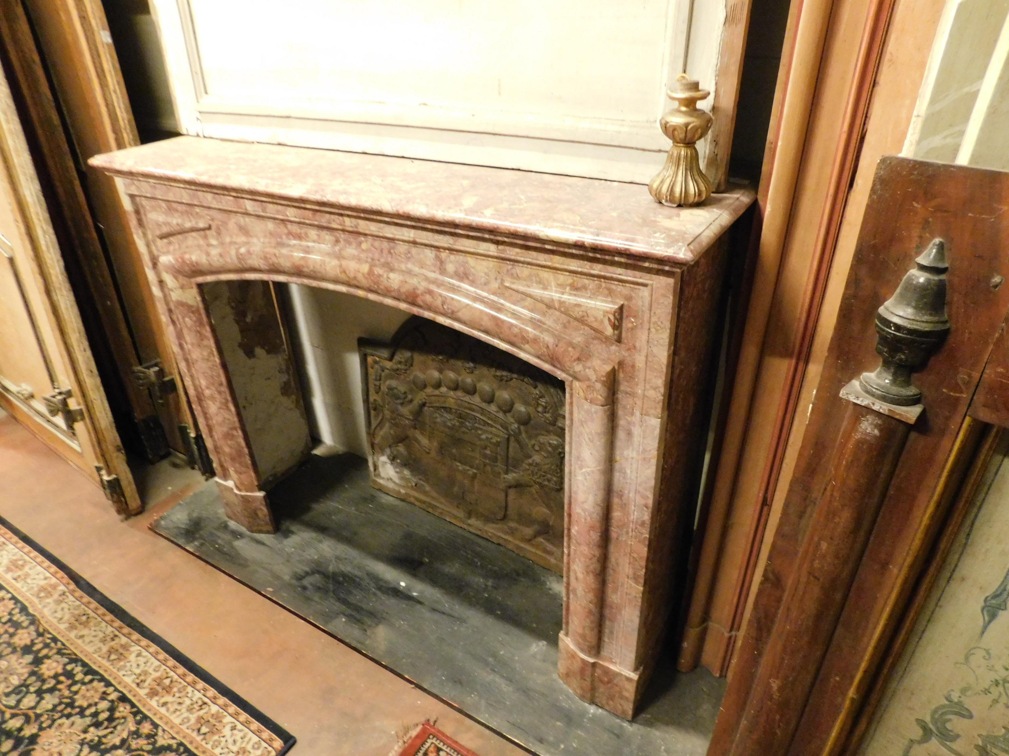 19th Century Antique Fireplace Mantel in Red Marble, Linear, 1800, Italy For Sale