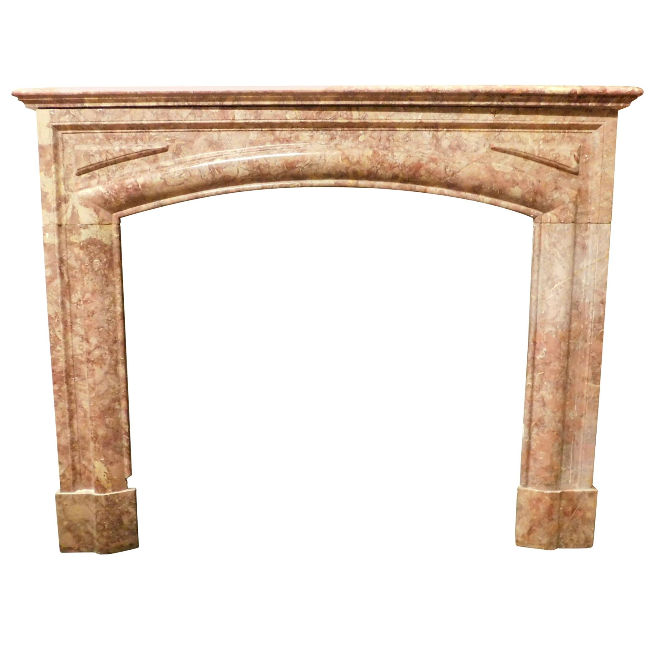 Antique Fireplace Mantel in Red Marble, Linear, 1800, Italy For Sale
