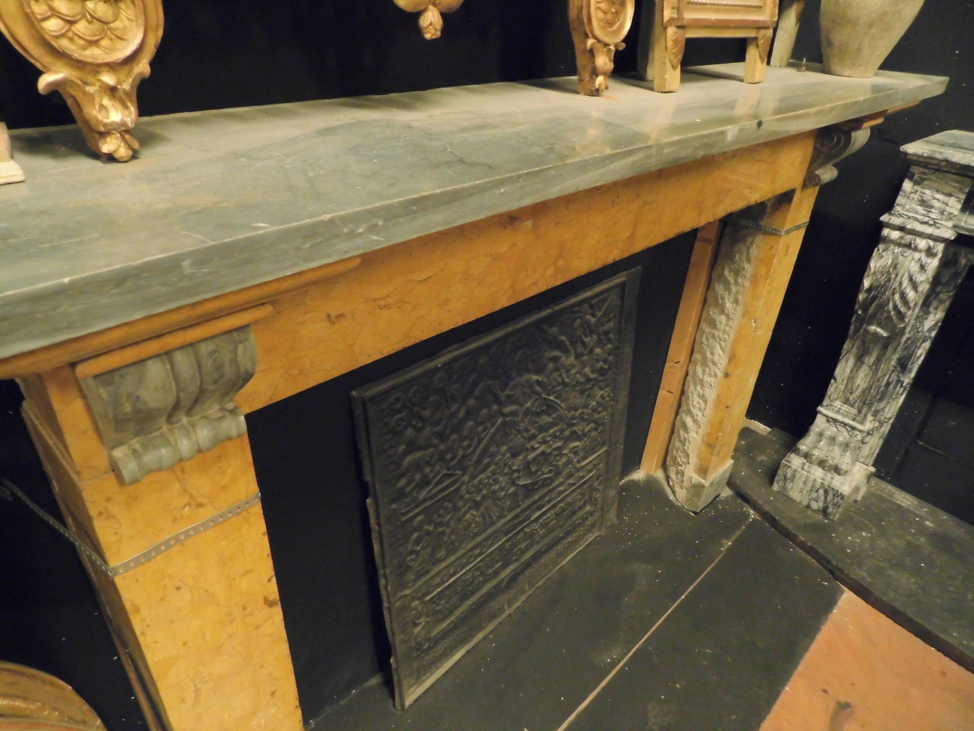 Italian Antique Fireplace Mantel in Yellow and Dark Gray Marble, 19th Century, Italy For Sale