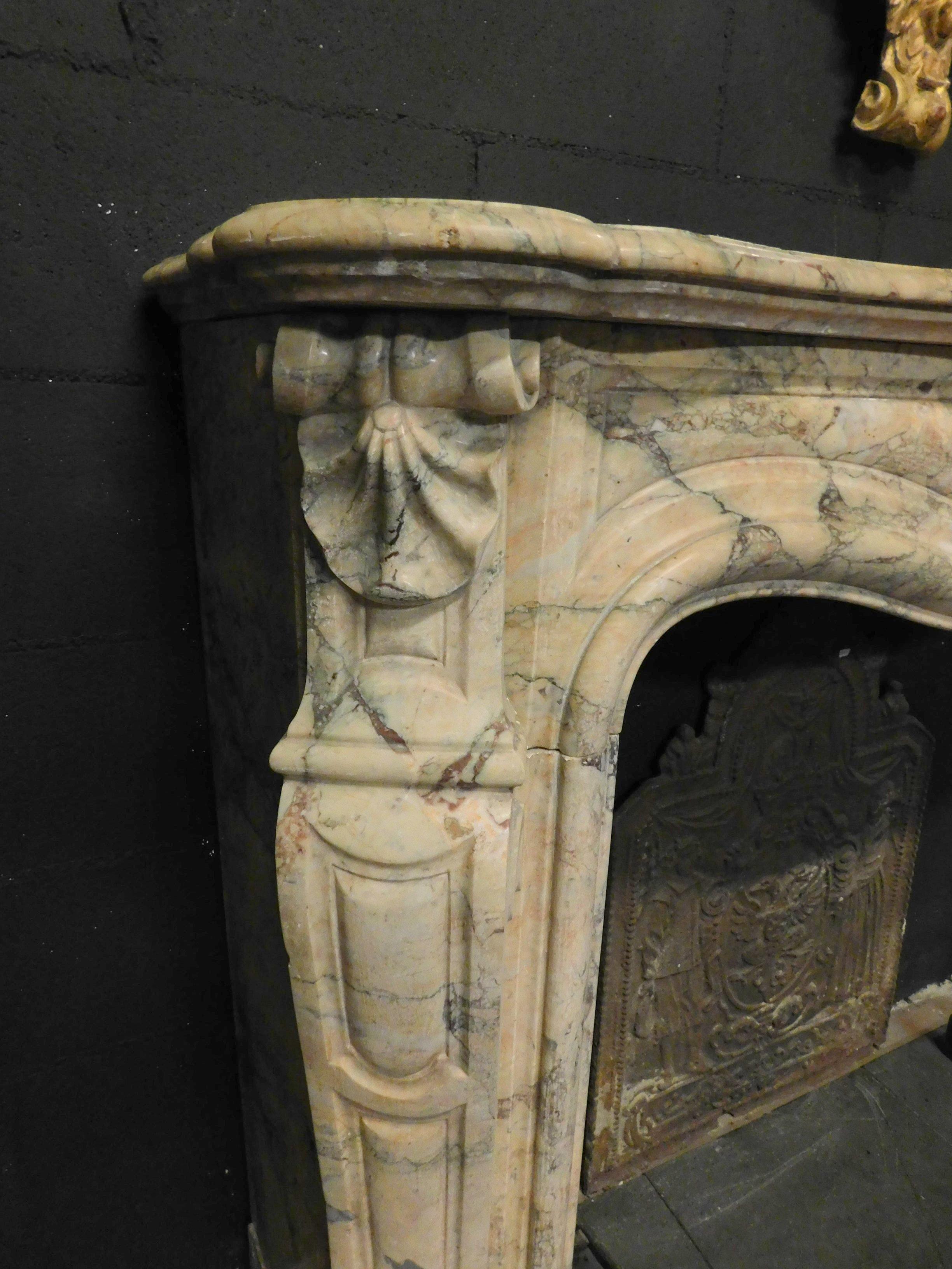 Antique Fireplace Mantle Carved in Pink Marble, Central Shell, 18th Century France 3