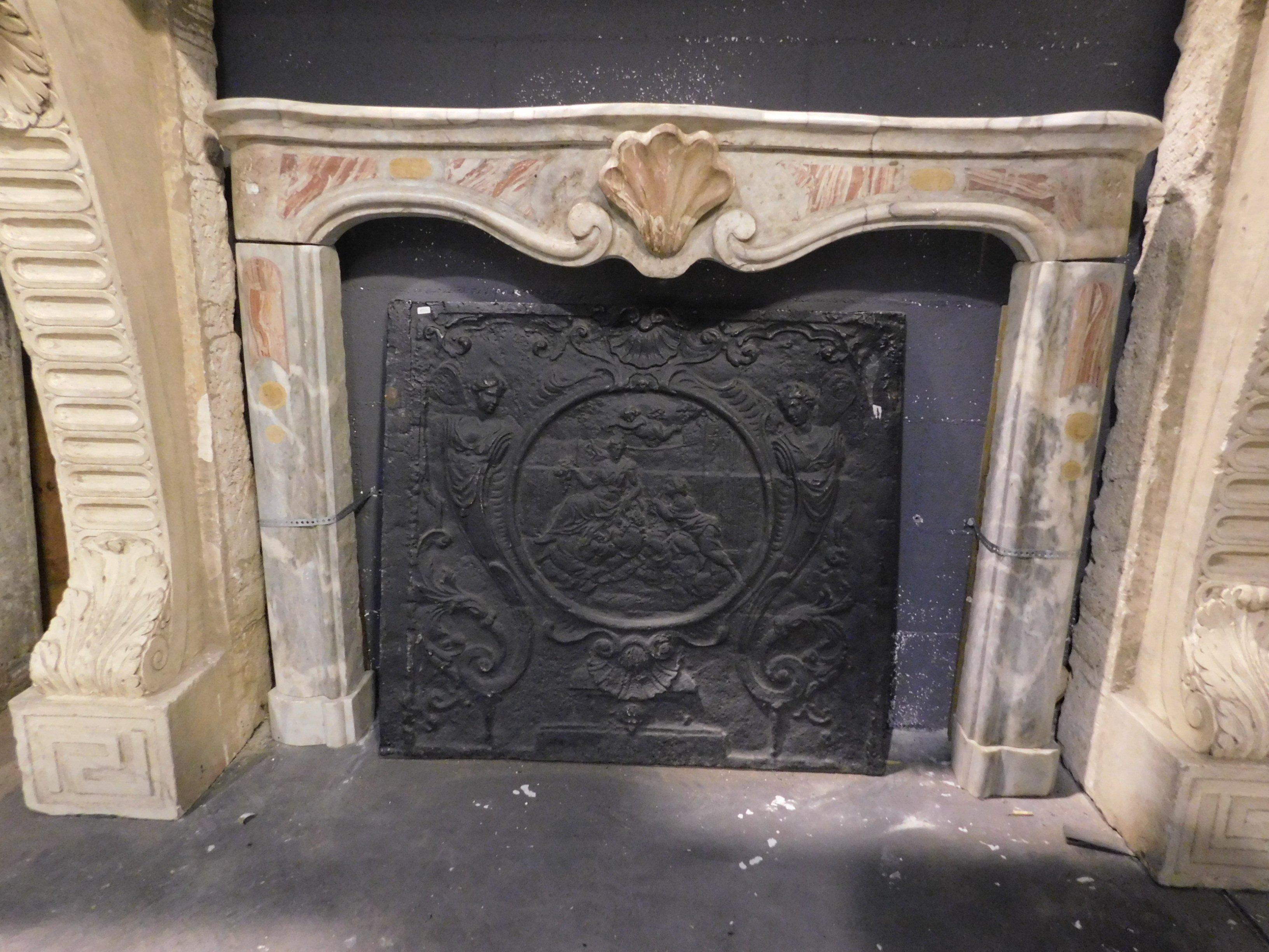 Antique Fireplace Mantle in Bardiglio Marble, Central Shell, 19th Century, Italy For Sale 5