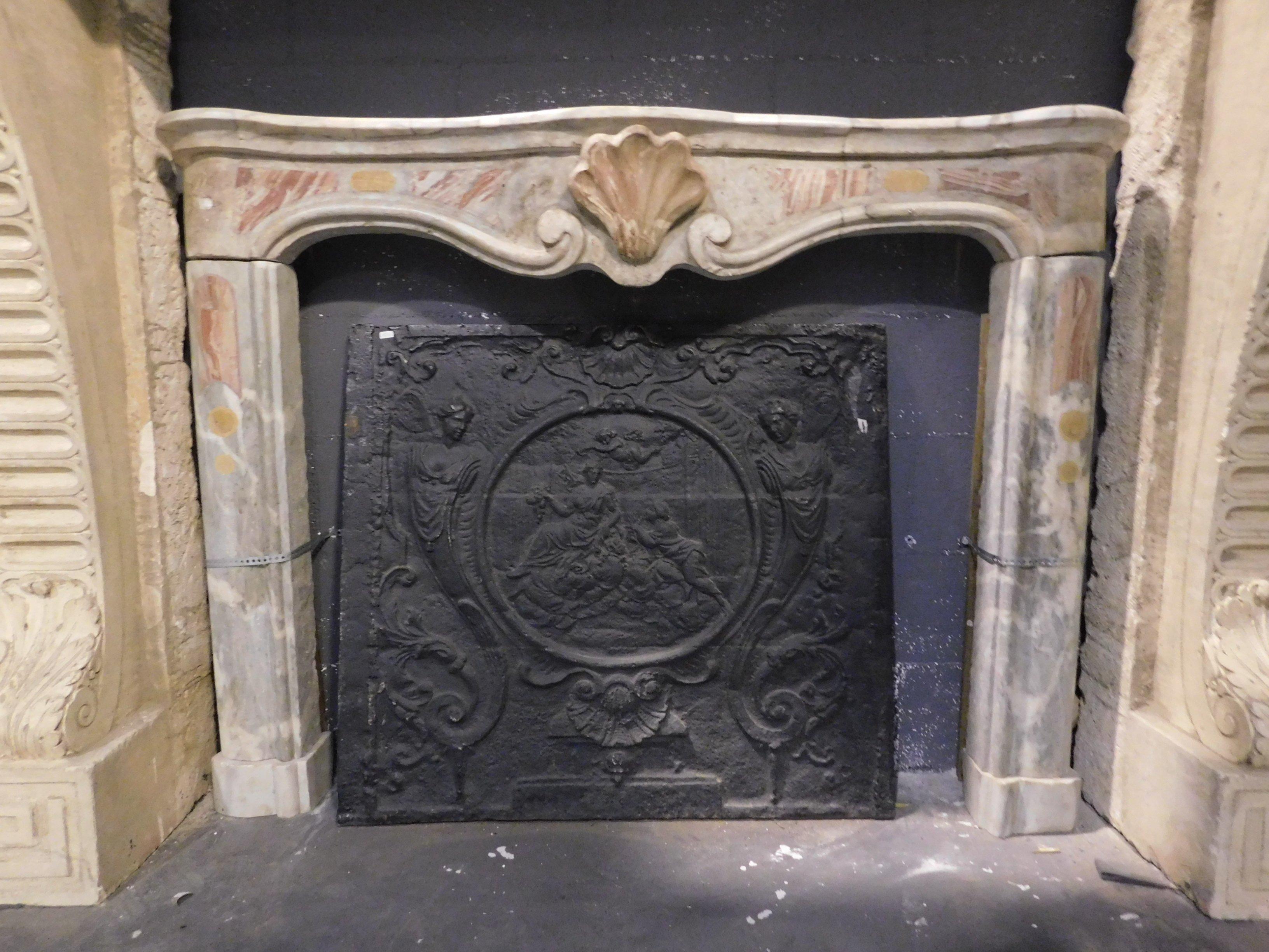 Antique Piedmontese fireplace in Bardiglio gray marble, with colored veins and hand carved central shell, inlays in Onyx di Busca, sculpted in the 19th century, coming from the Northern Italian palace. Measures cm W 141 x H 108 x D 18, the mouth